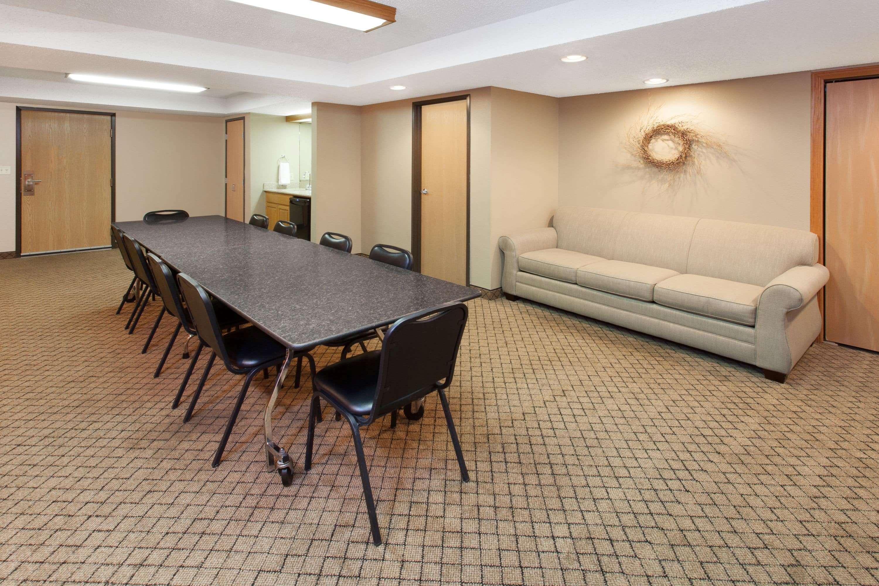 Centro de Negocios Americinn By Wyndham Hartford Wi