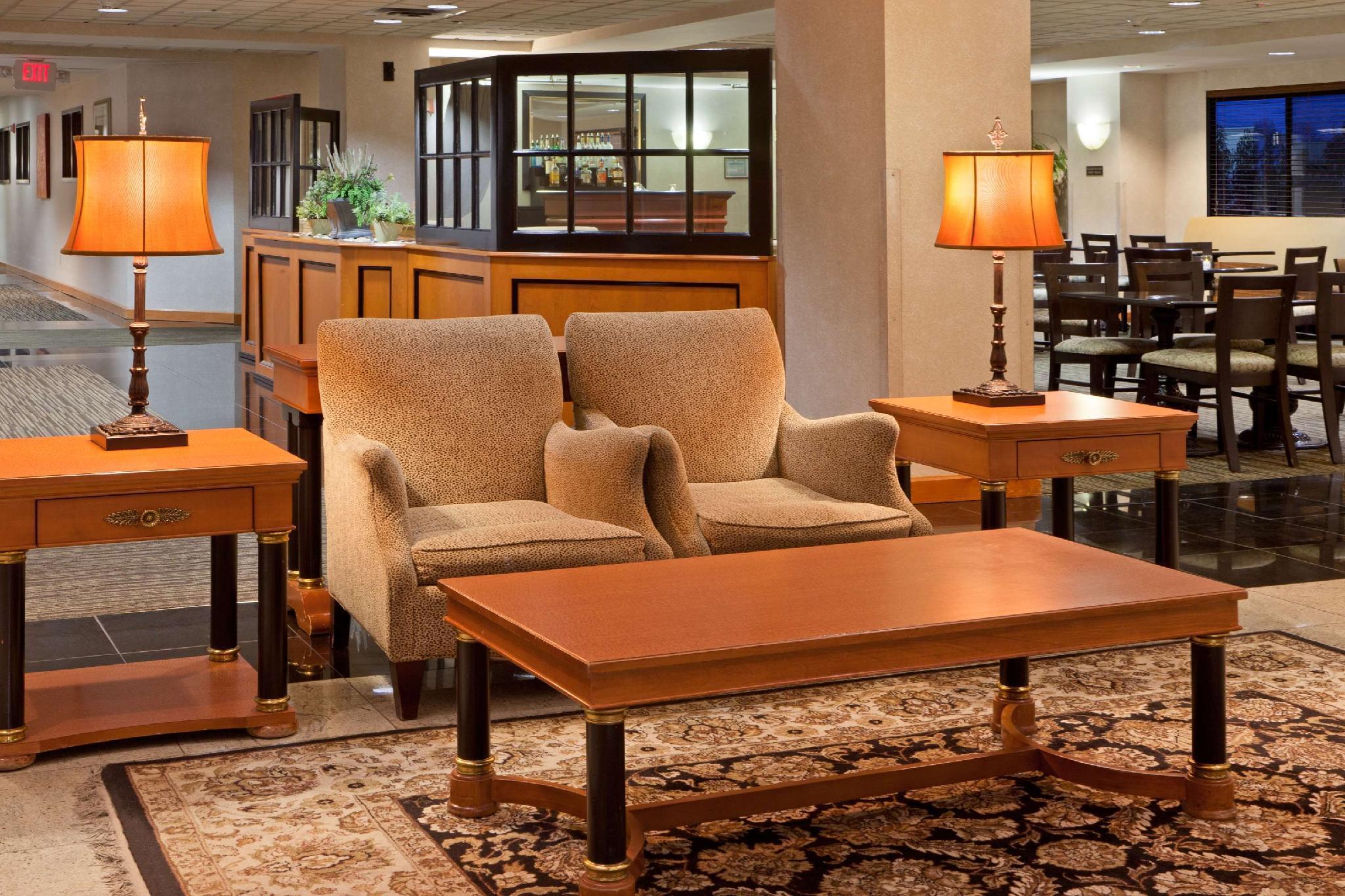Vista Lobby La Quinta Inn & Suites by Wyndham Garden City