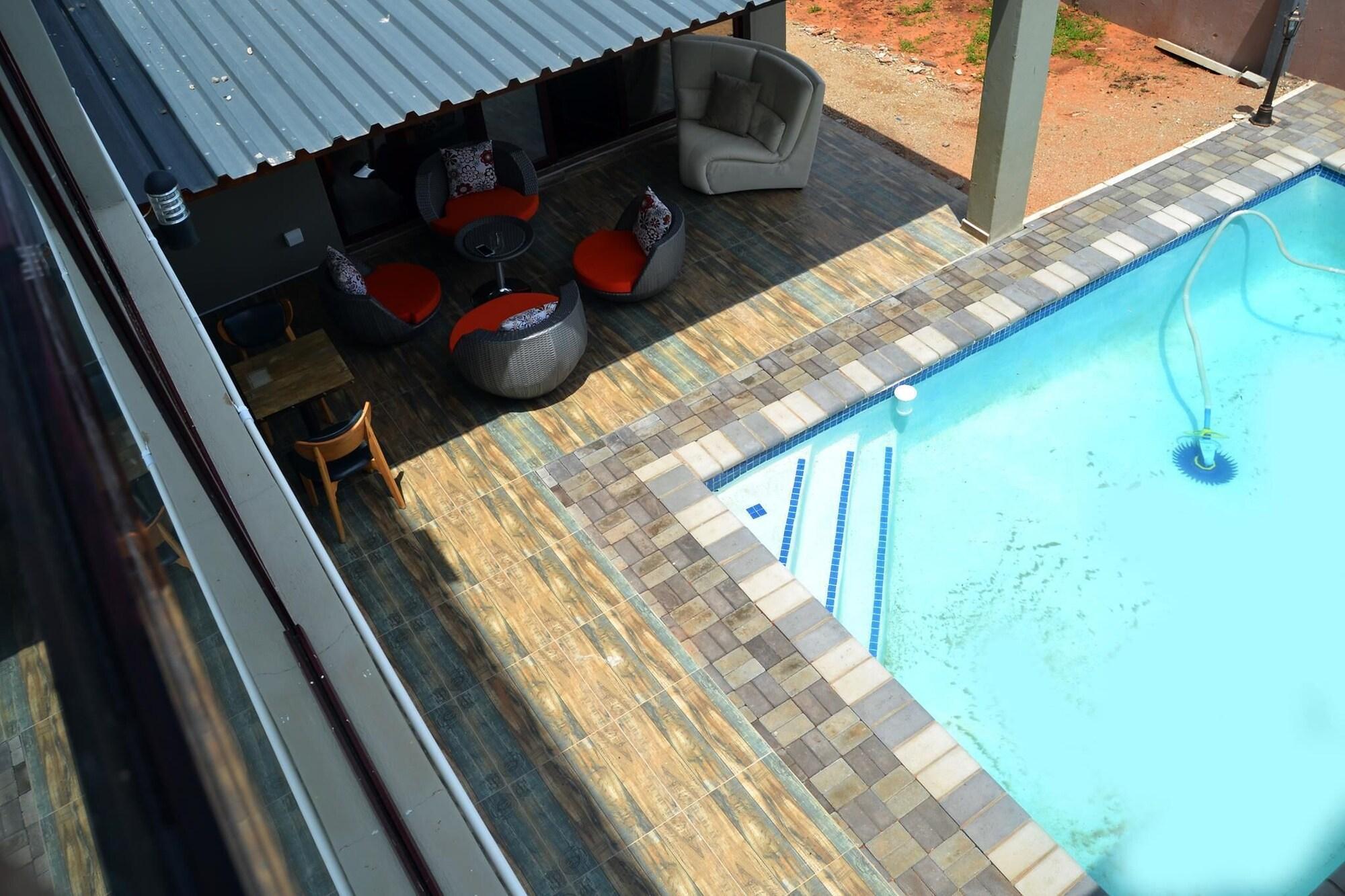 Vista Exterior Kanyi Guest House