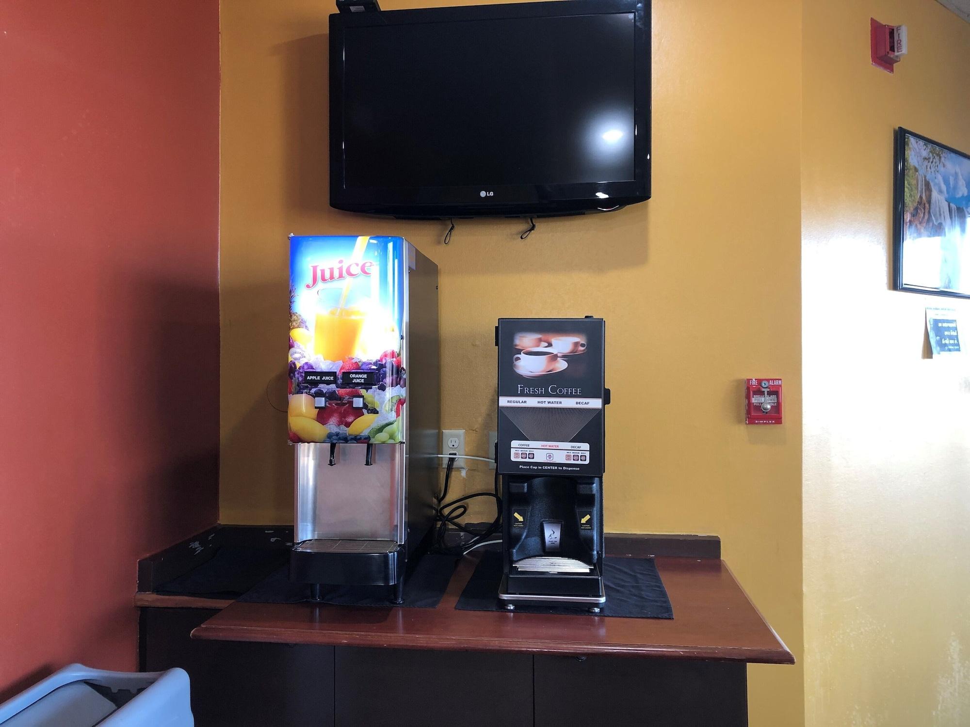 Vista Lobby Days Inn by Wyndham Henrietta/Rochester Area