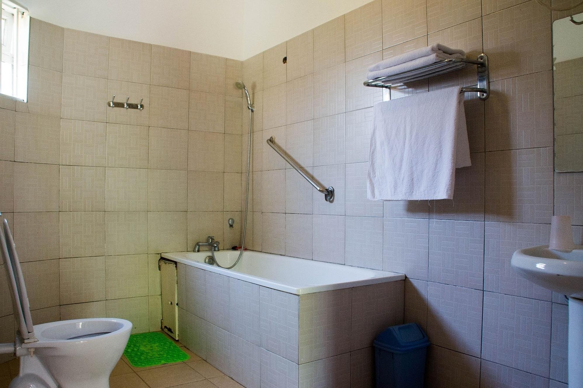 Equipamiento de Habitación Kabalega Resort
