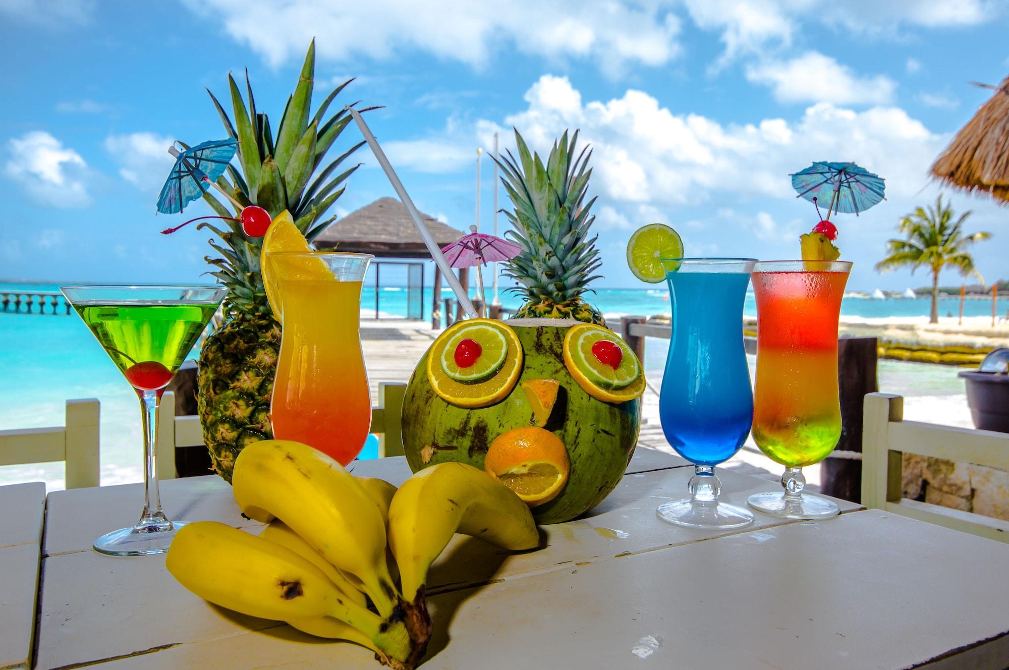 Bar/Salón La Palma Beachfront Hotel & Club Nautico