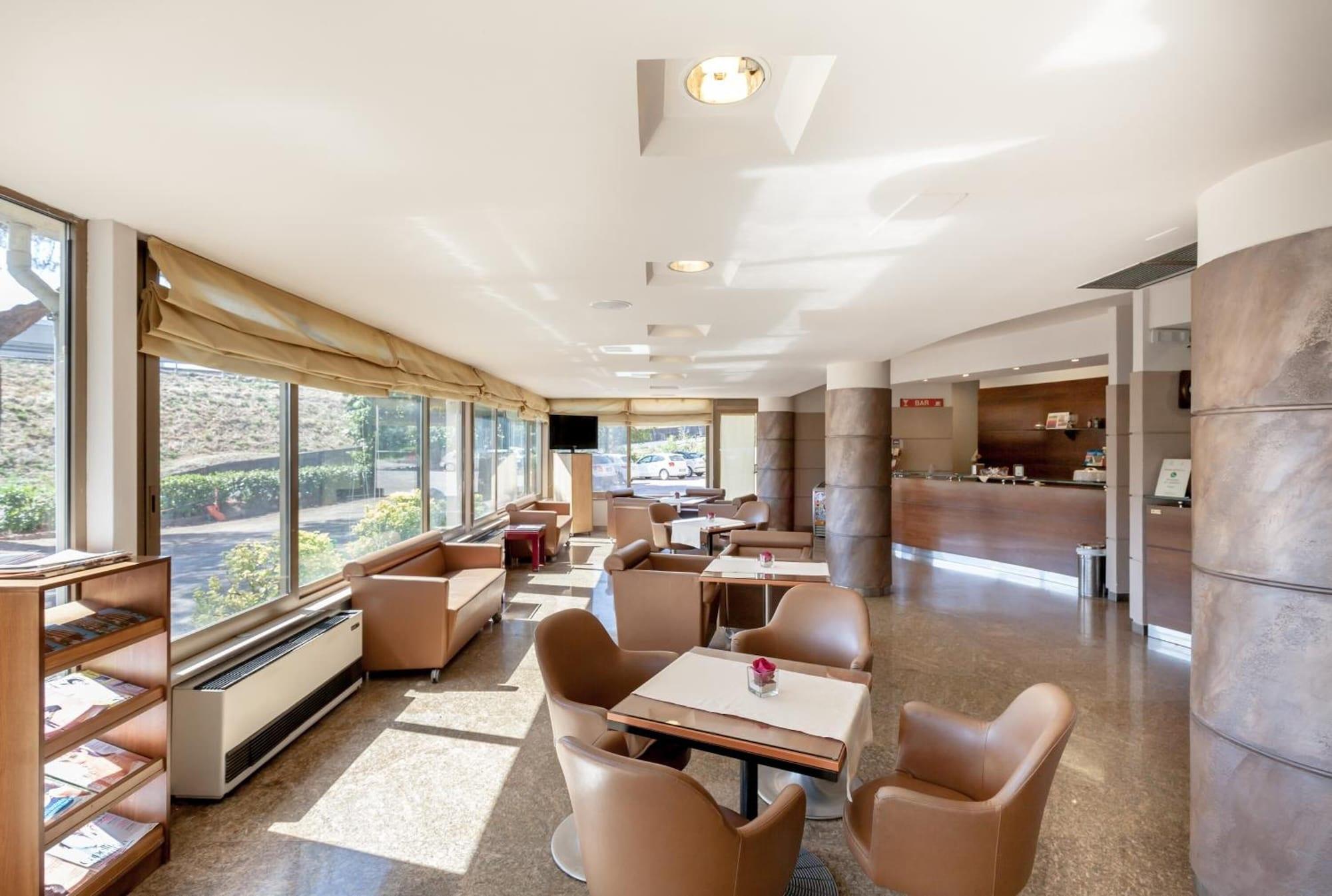 Vista Lobby Hotel Tevere