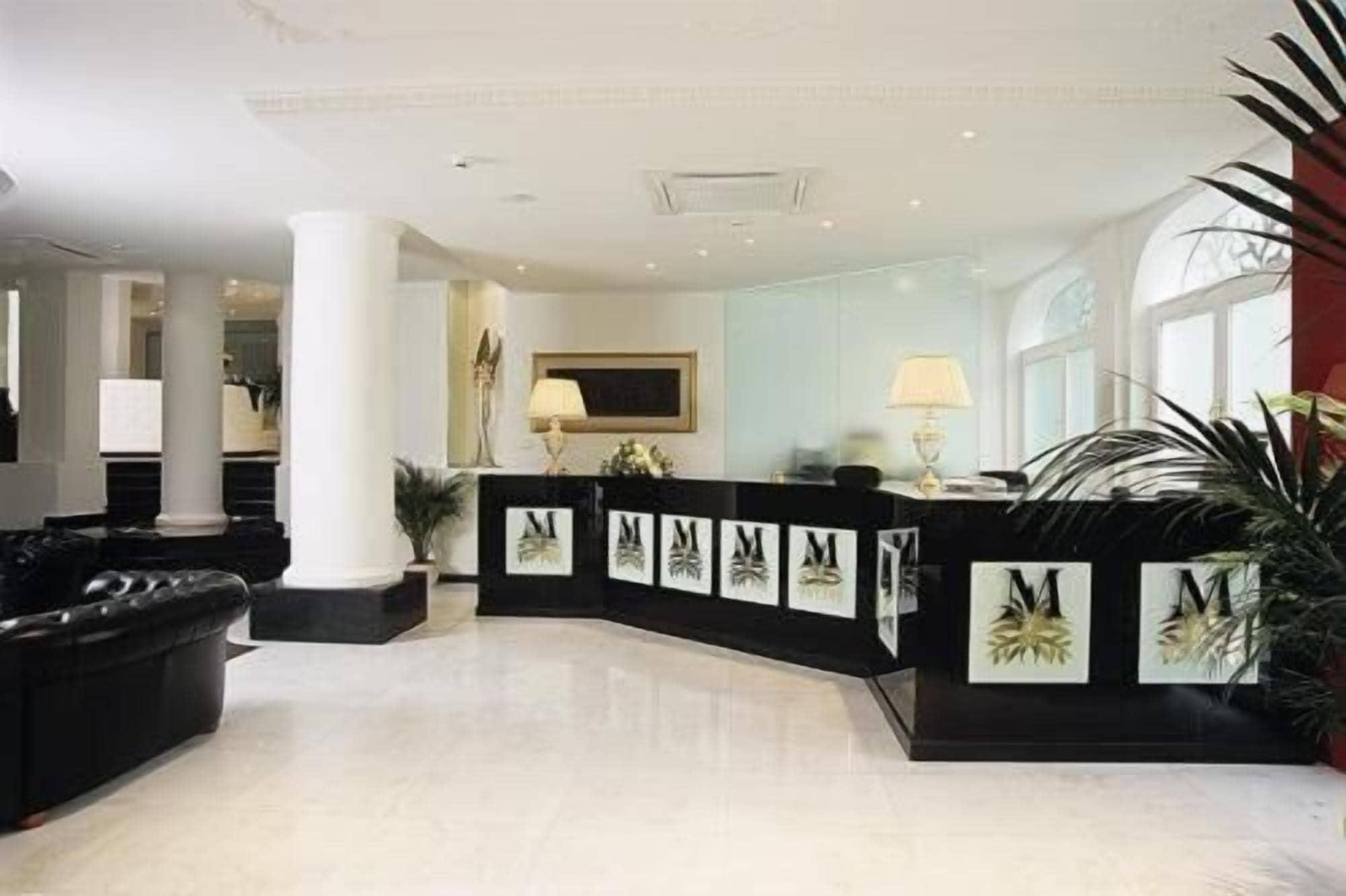 Vista Lobby M Glamour Hotel