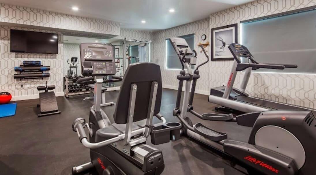 Gimnasio Aristocrat Hotel, BW Signature Collection