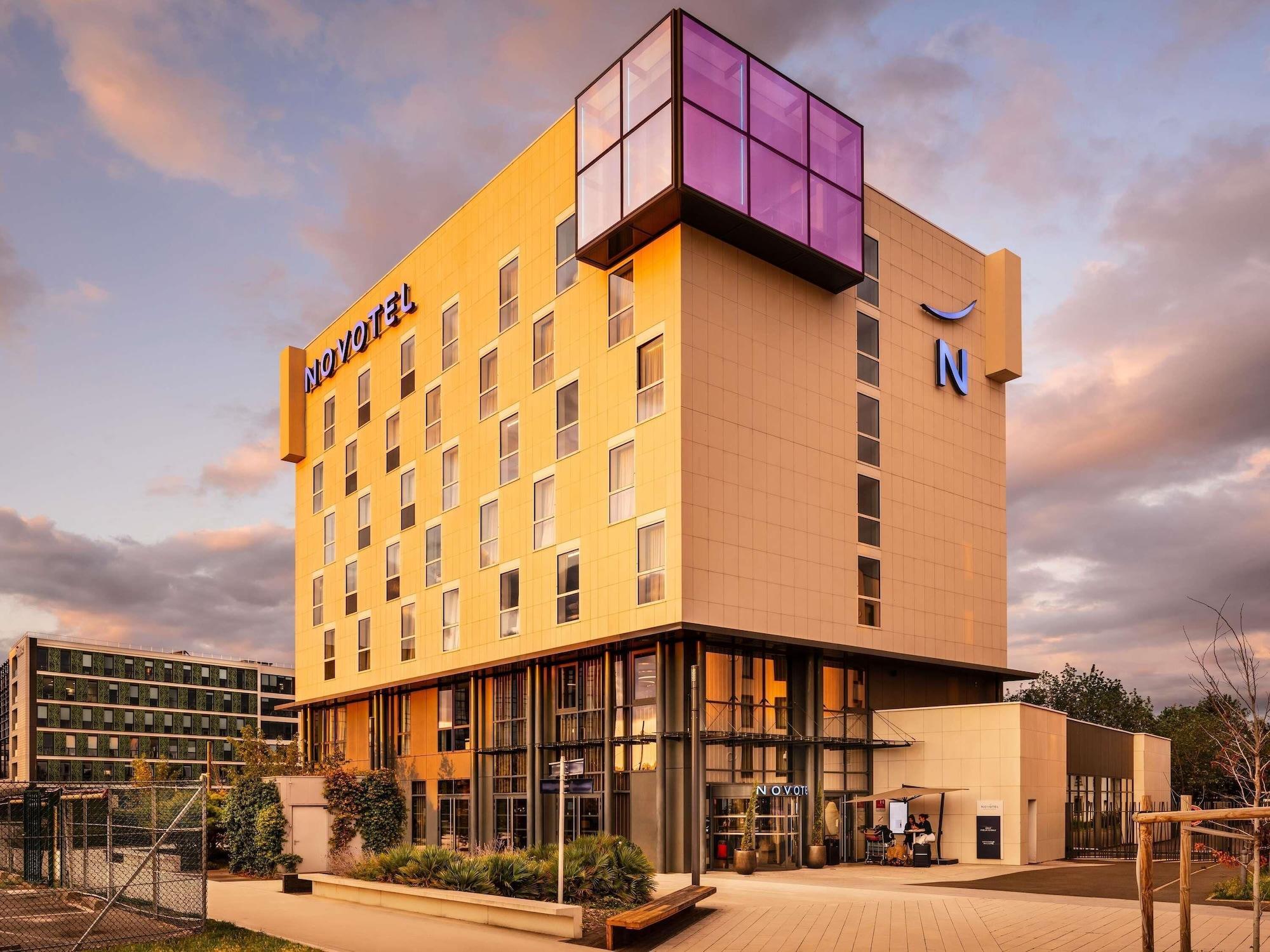Vista Exterior Novotel Paris Coeur d'Orly Airport