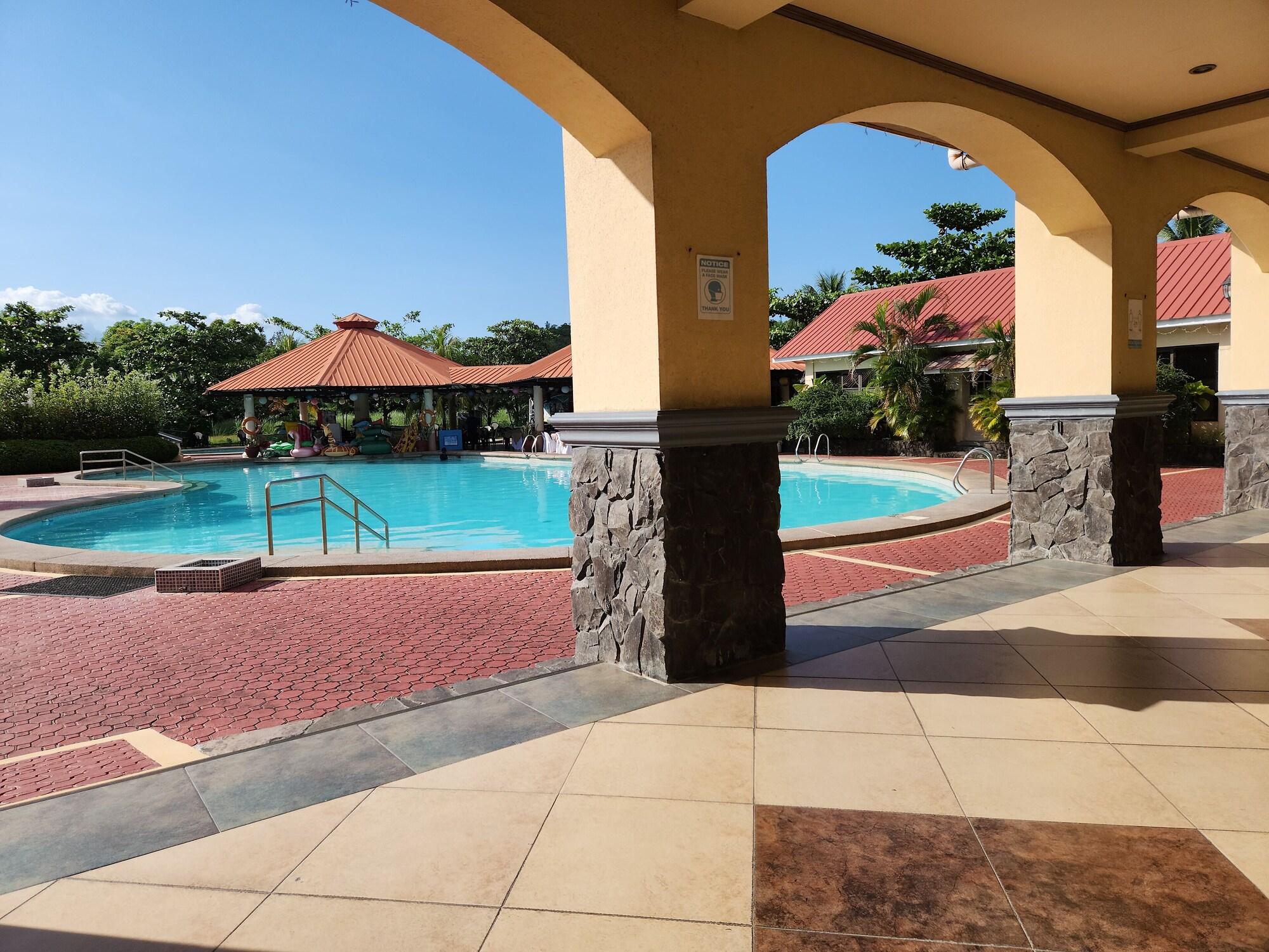 Vista Exterior Subic Waterfront Resort And Hotel