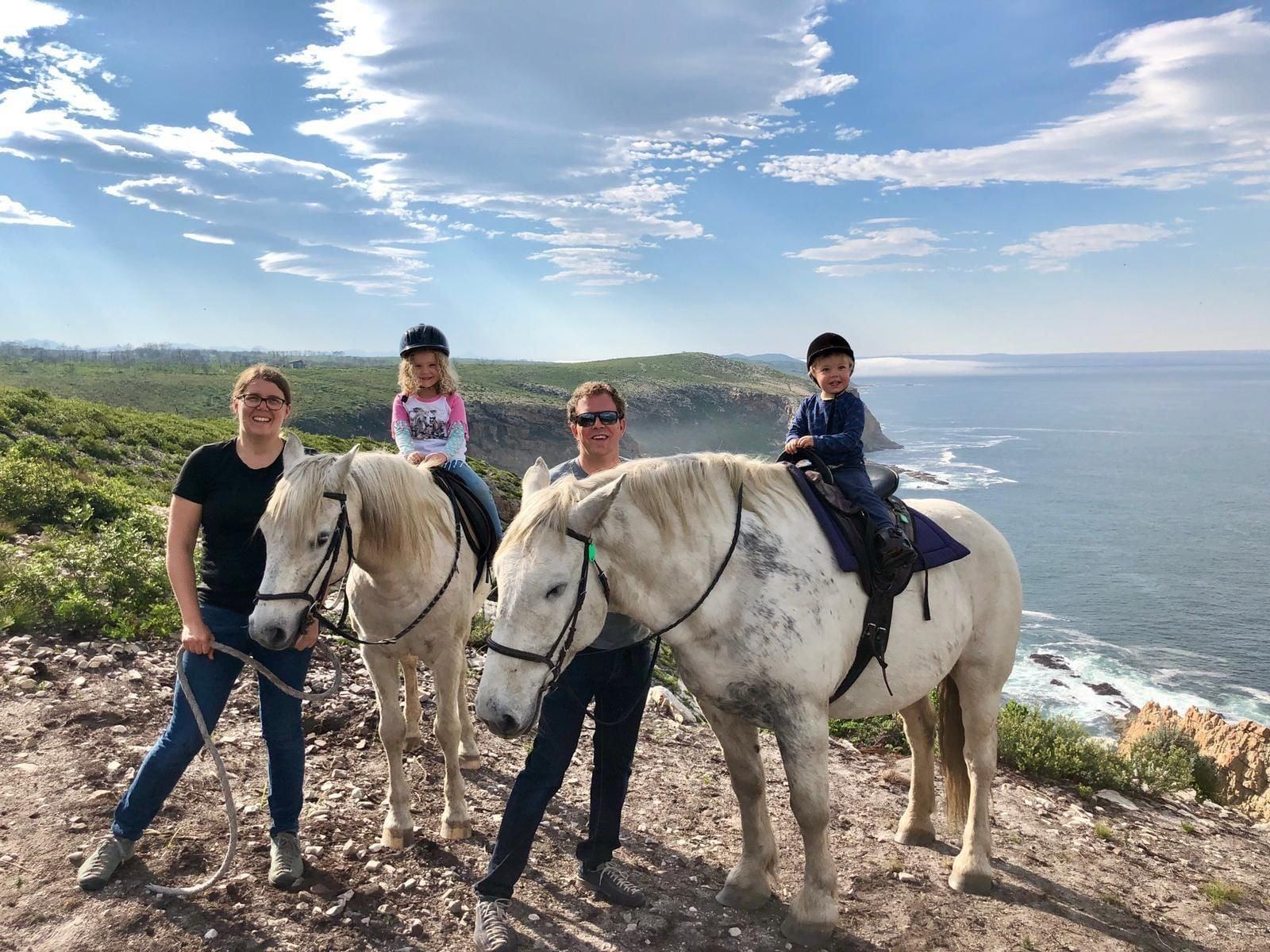 Vista Exterior T'Niqua Stable Inn