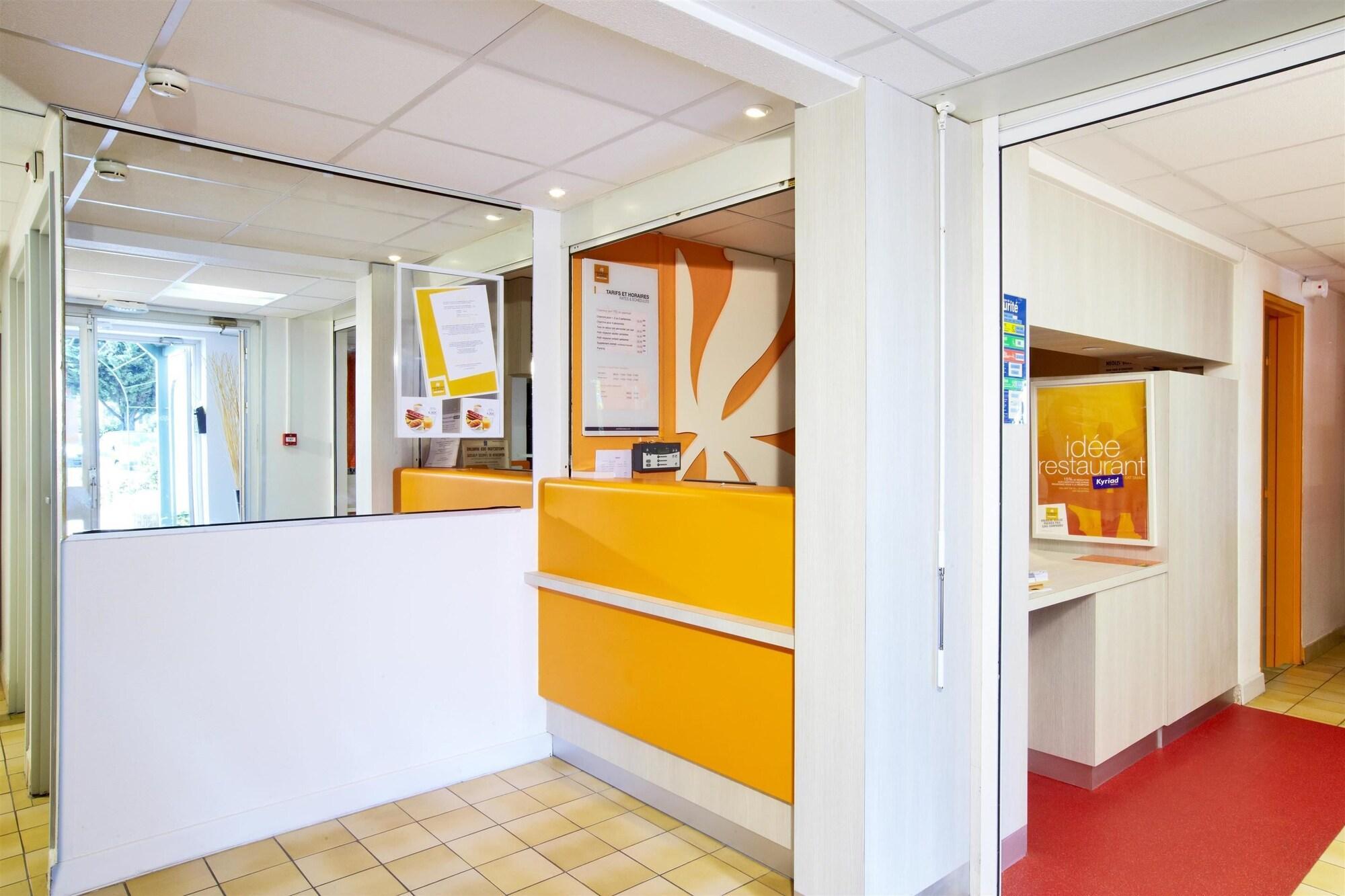 Vista Lobby Premiere Classe Geneve - Saint Genis Pouilly