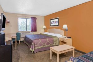 Alojamiento - Super 8 by Wyndham Charlotte/Amusement Park Area