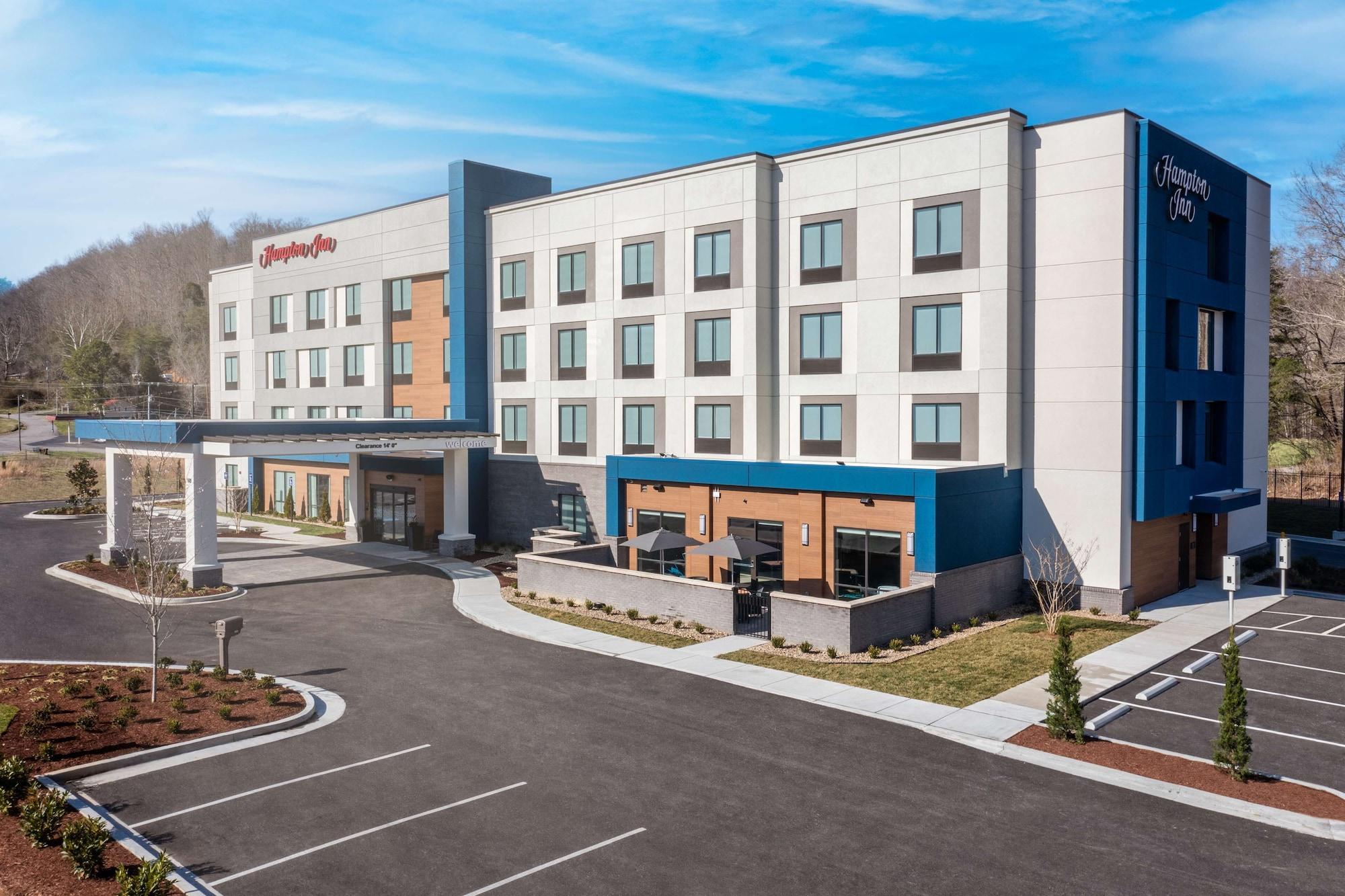 Vista Exterior Hampton Inn Ashland City, TN