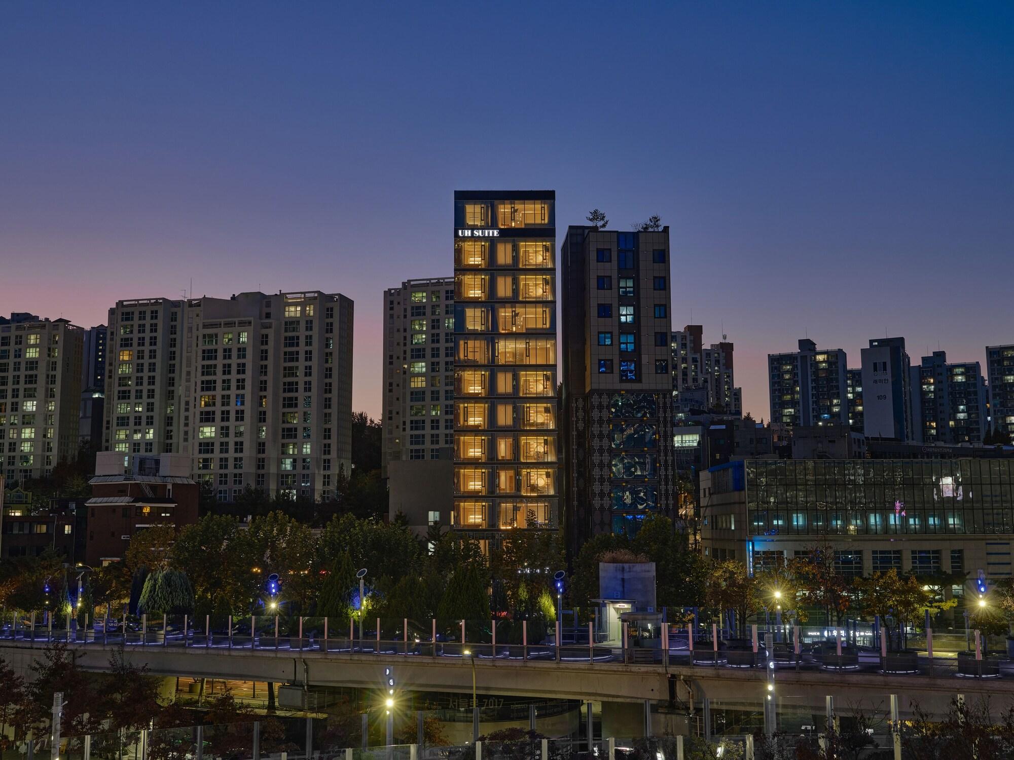 Vista Exterior UH Suite The Seoul