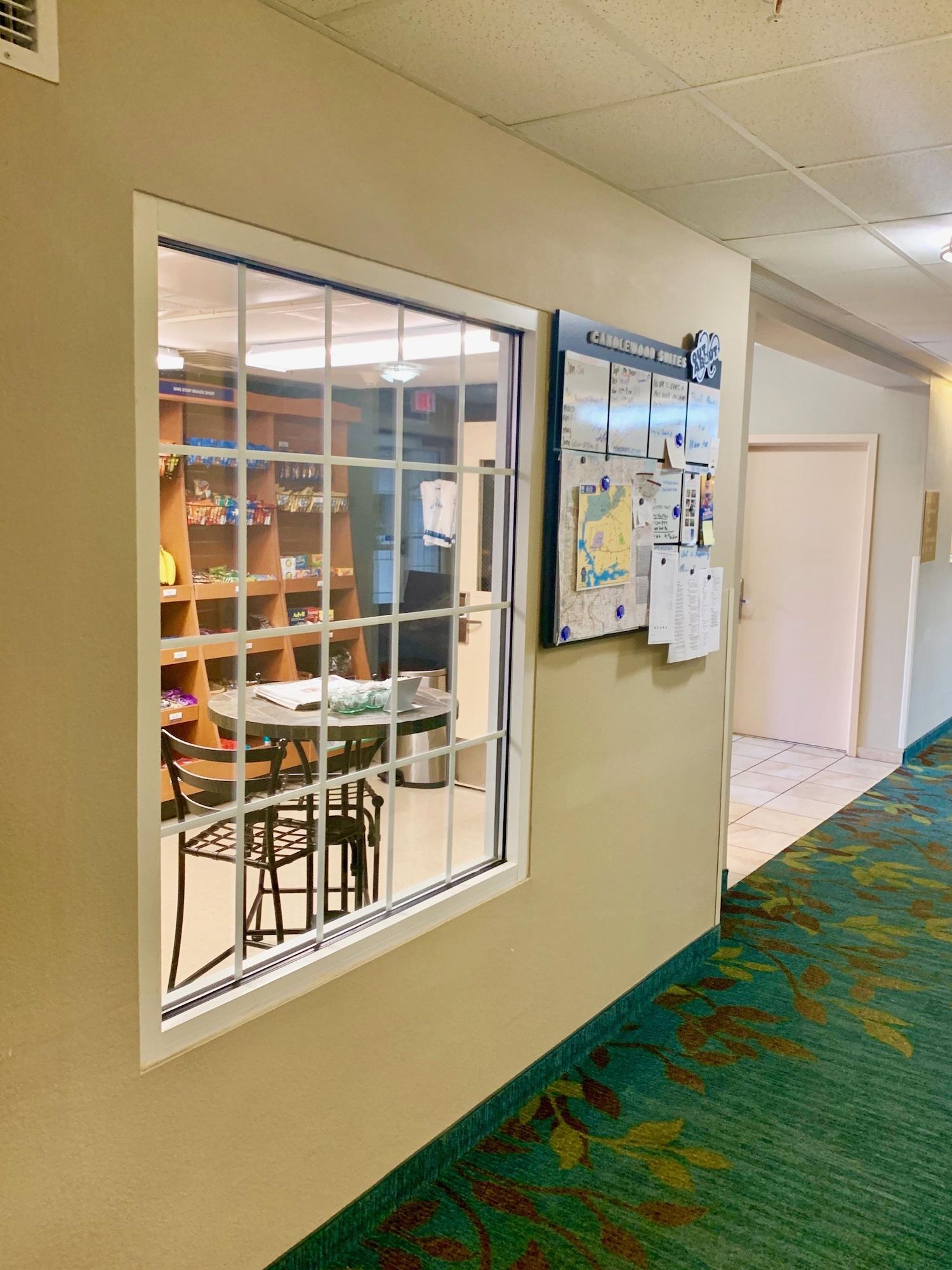Bar/Salón Candlewood Suites Hot Springs by IHG