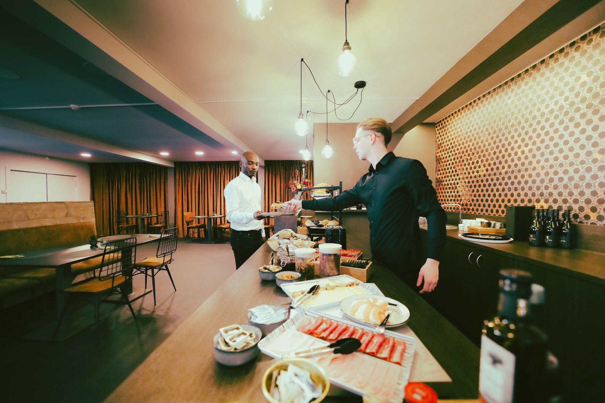 Restaurant Travel Hotel Kruisem