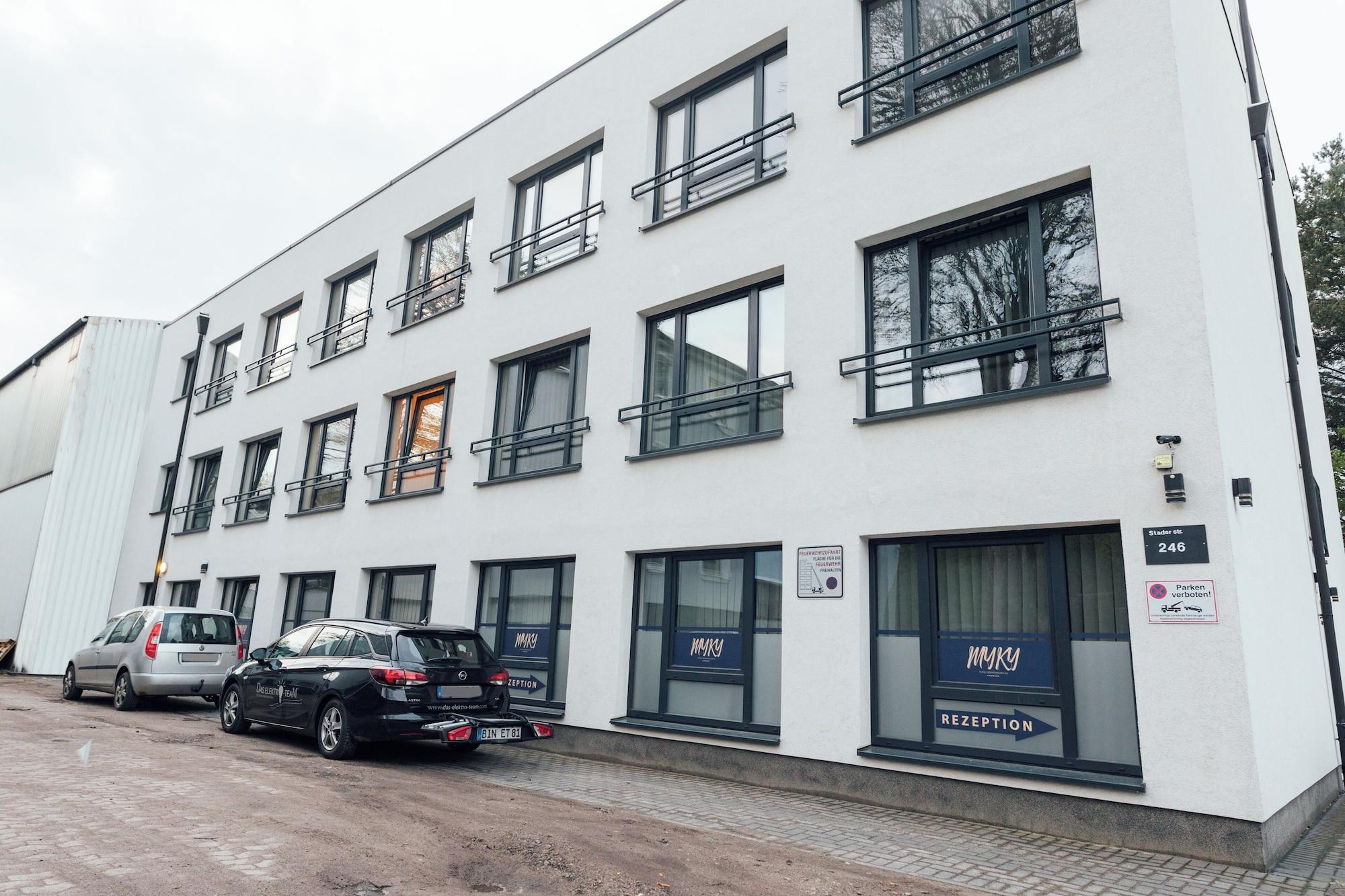 Varios MYKY Hotel Boardinghouse