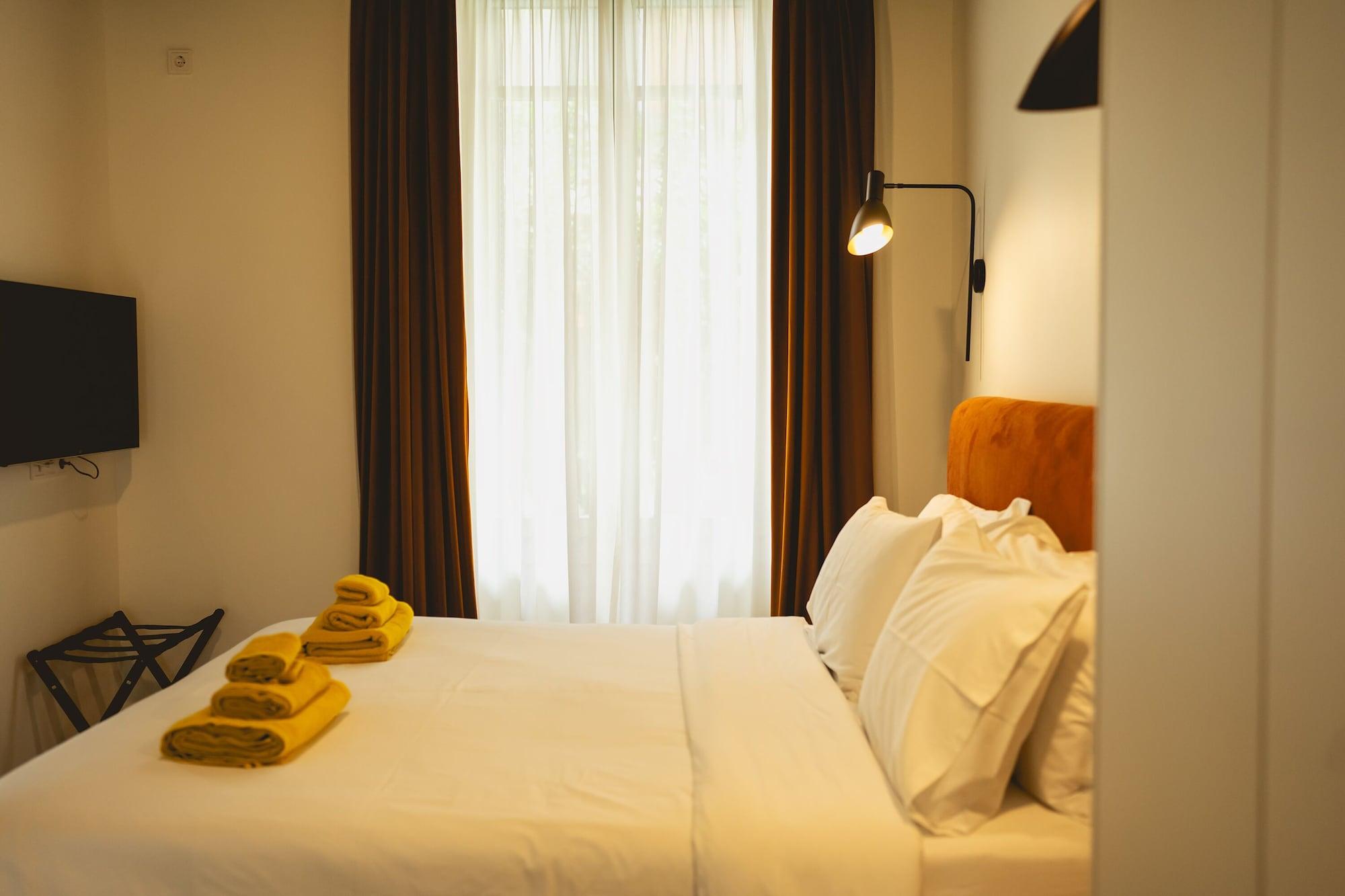 Varios Bugan - Villa Athens