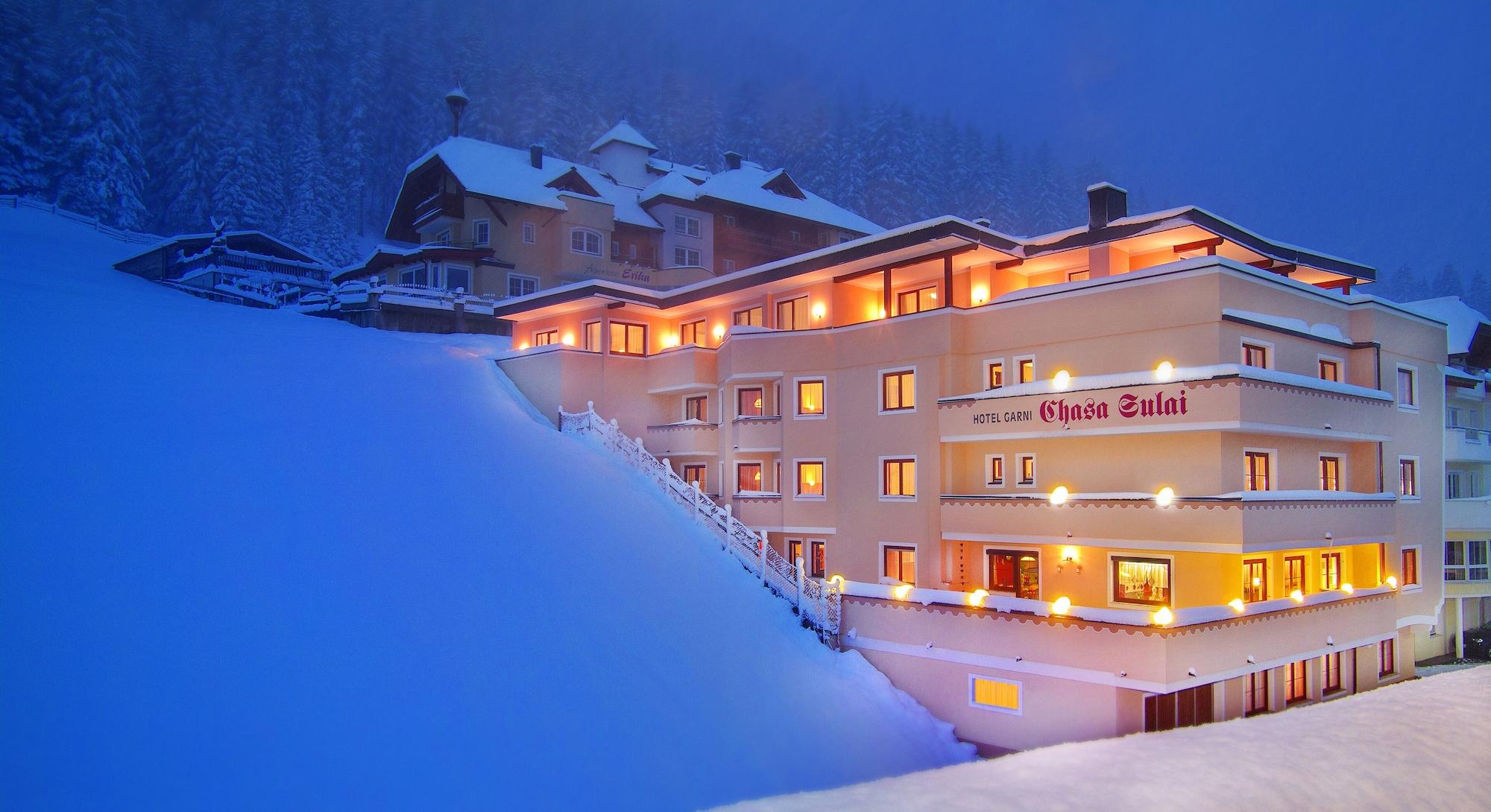 Varios Hotel Chasa Sulai