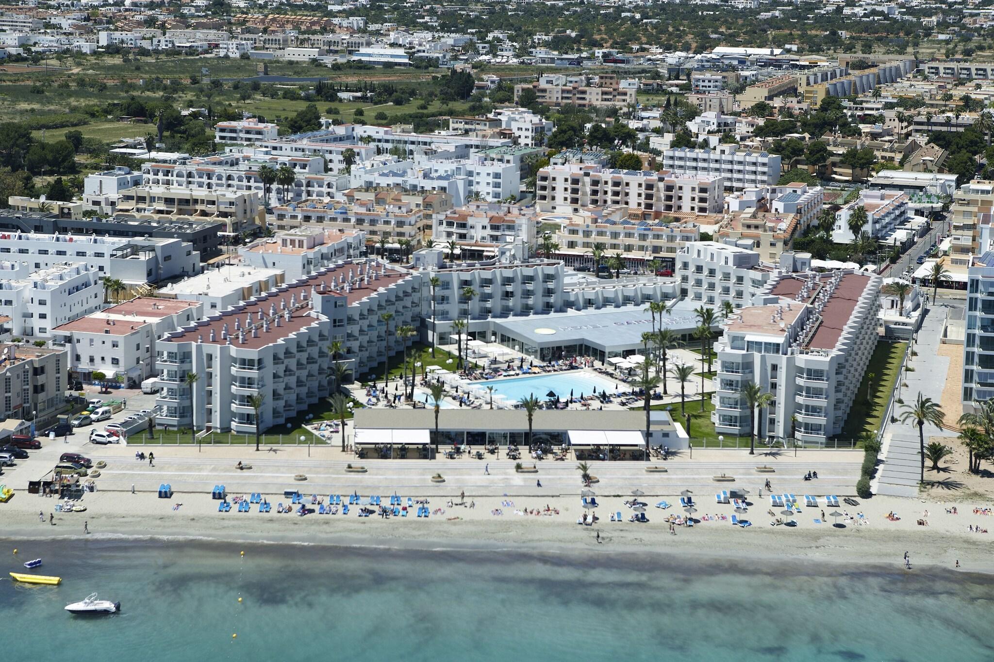 Vista Exterior Hotel Garbi Ibiza & Spa