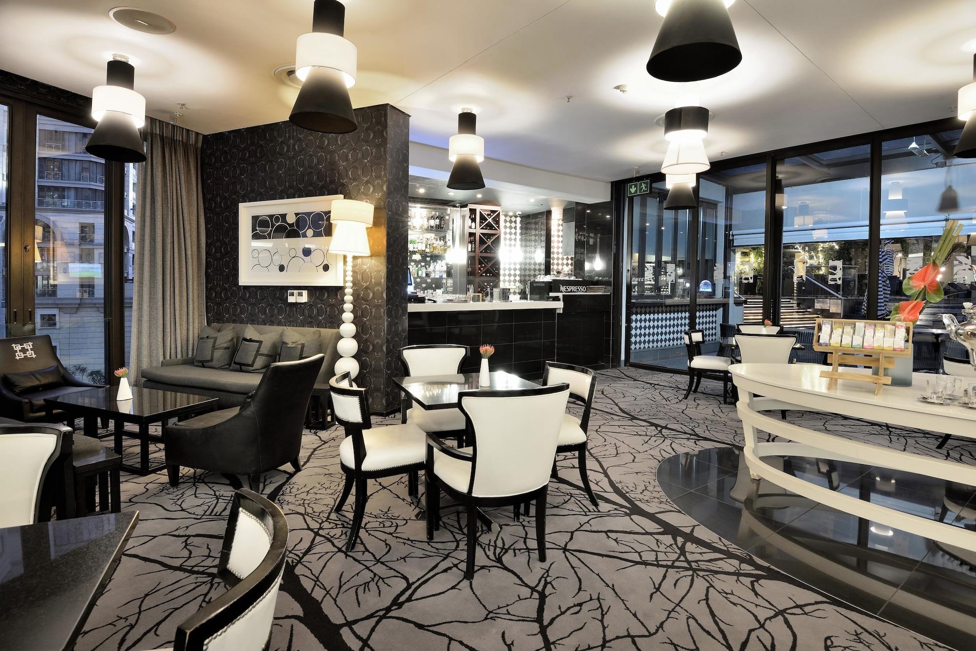 Restaurant Davinci Hotel And Suites On Nelson Mandela Square