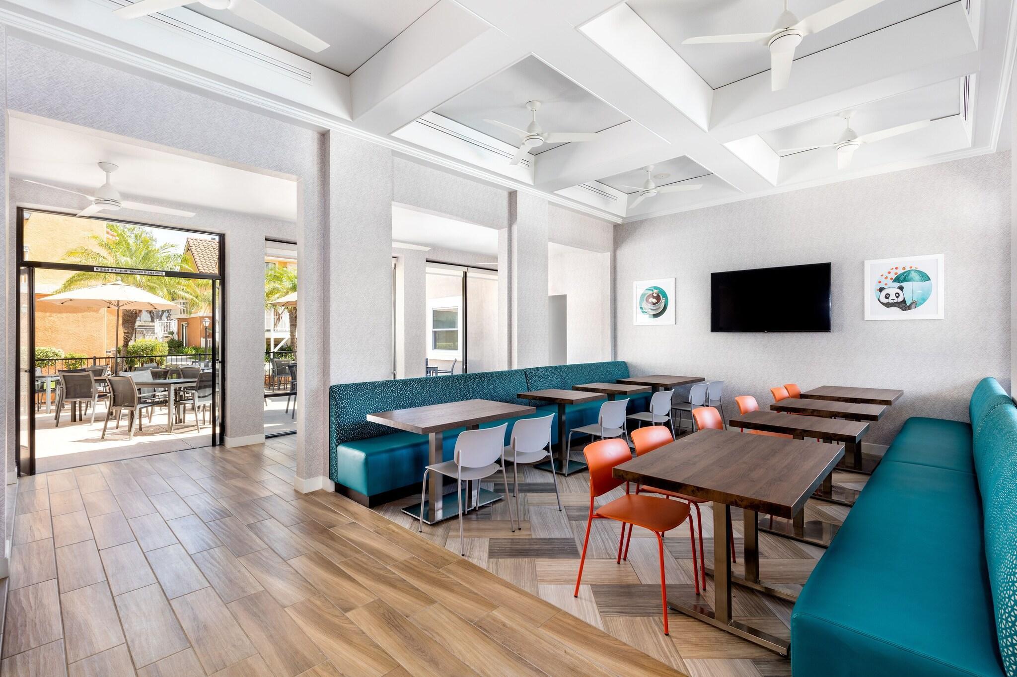 Restaurant Clementine Hotel & Suites Anaheim