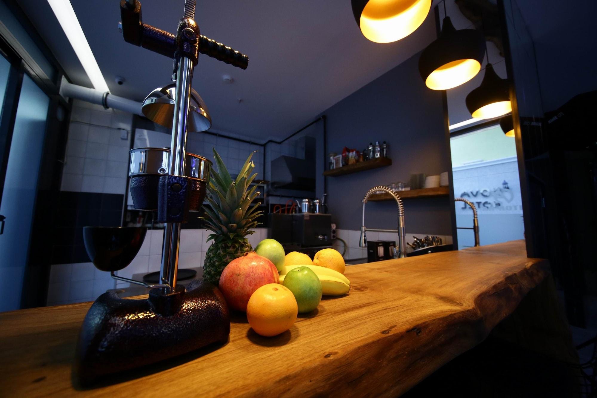 Bar/Salón Pandora Suit Otel