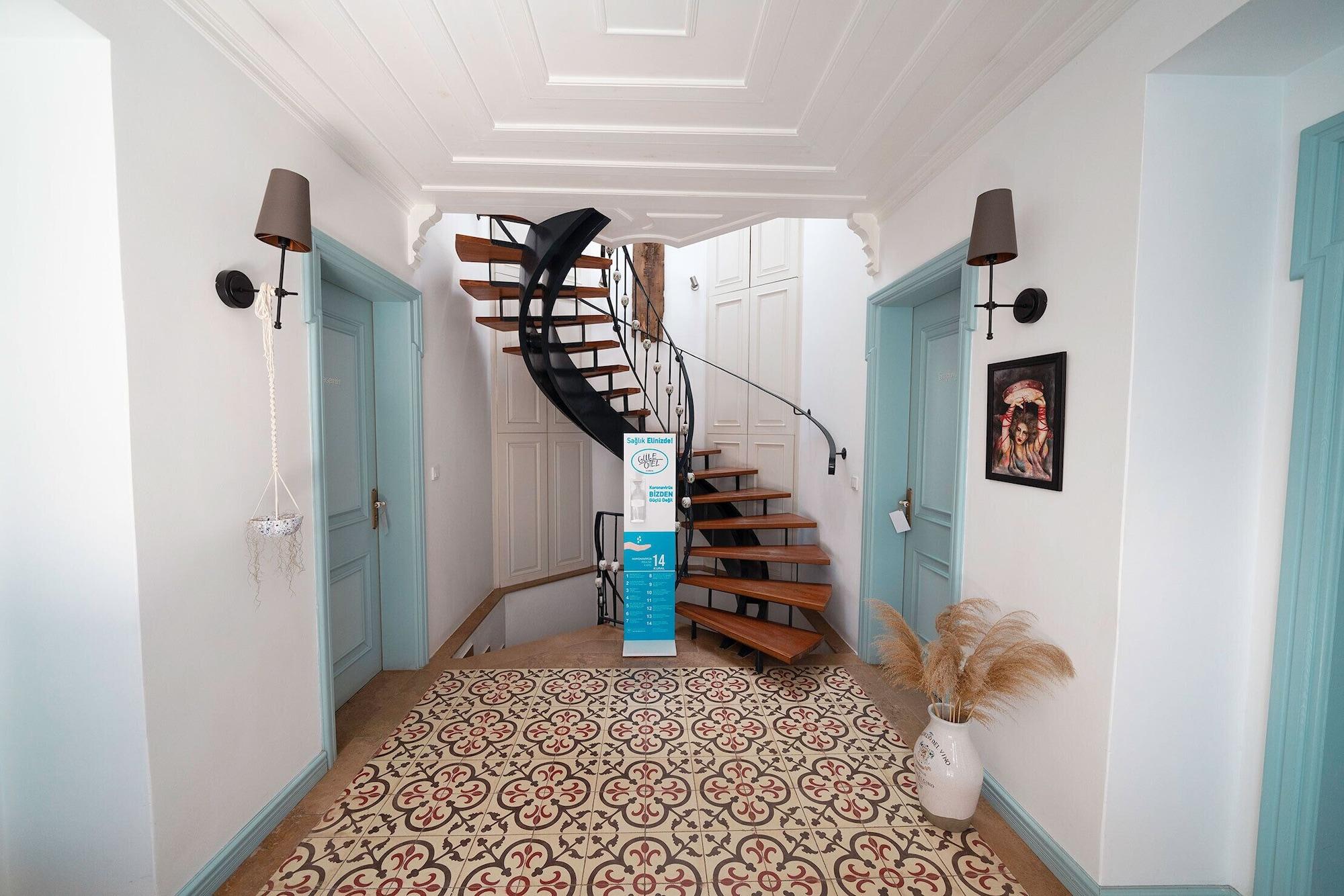 Vista Lobby Gule Cunda