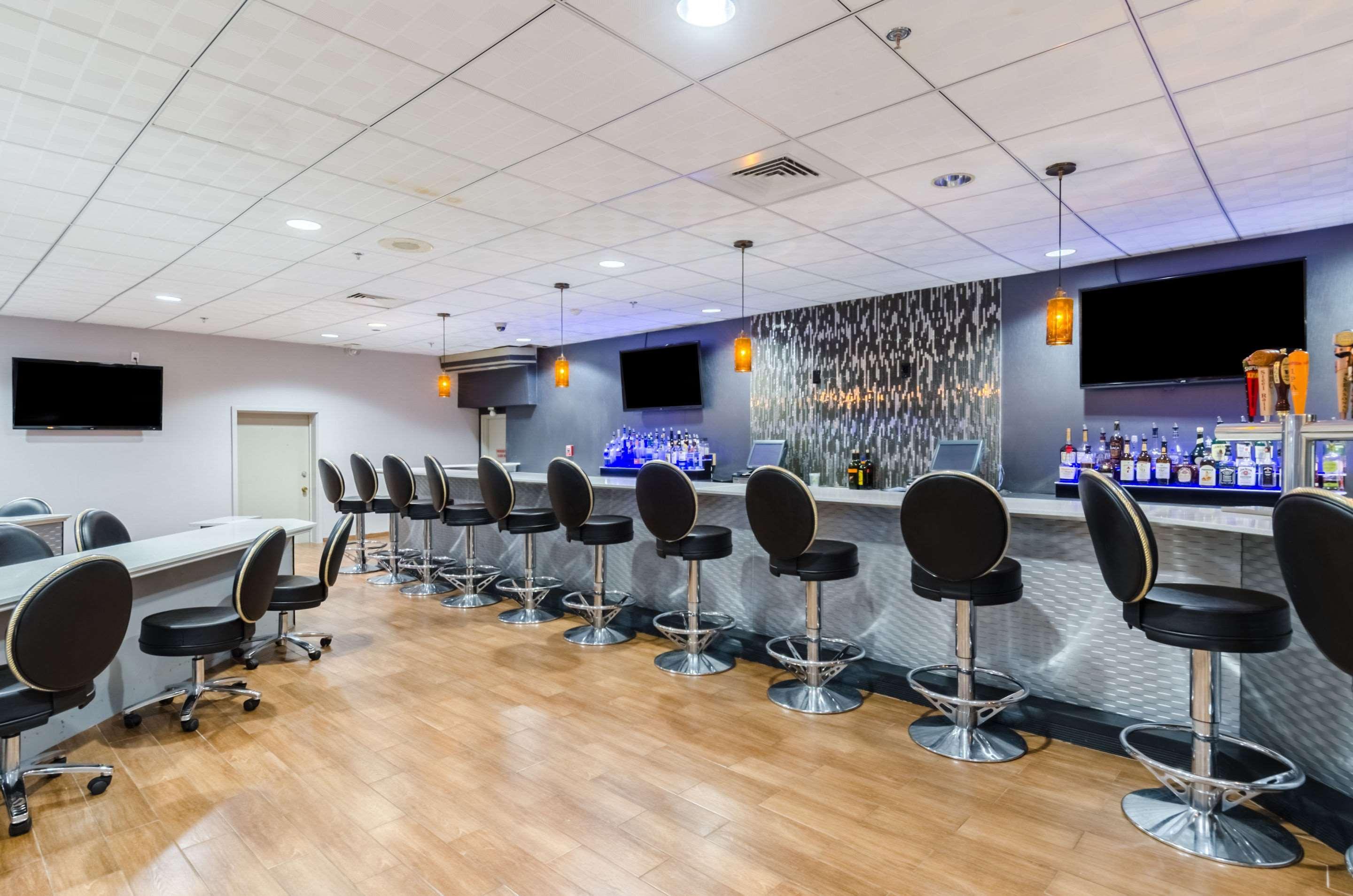 Bar/Salón Clarion Hotel & Aqua Lagoon Waterpark