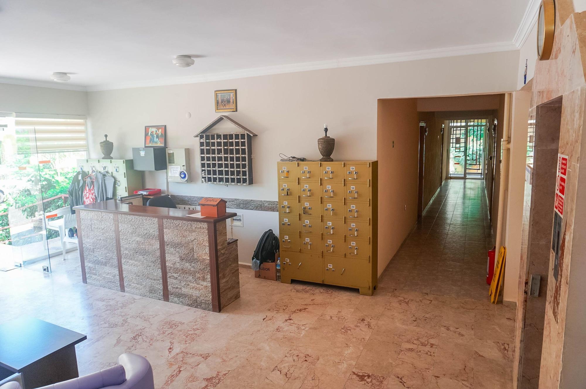 Vista Lobby Albatros Apartments
