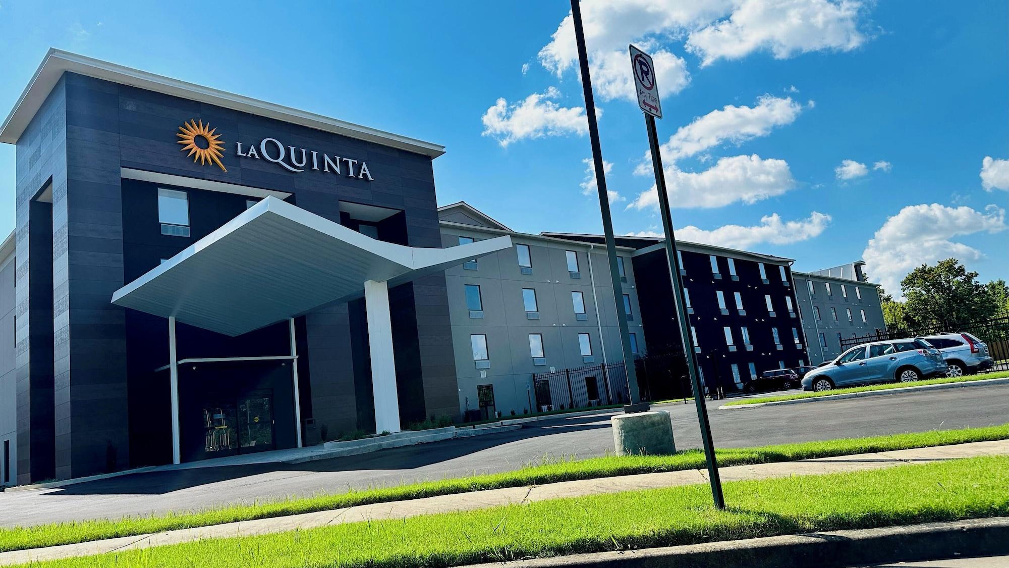 Vista Exterior La Quinta Inn & Suites by Wyndham Memphis I-240