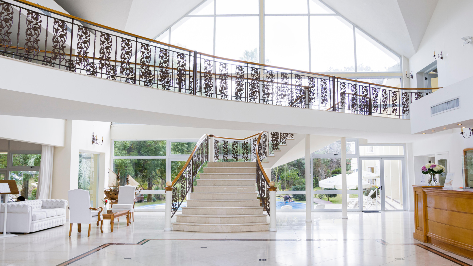 Vista Lobby Jean Clevers Parque Hotel