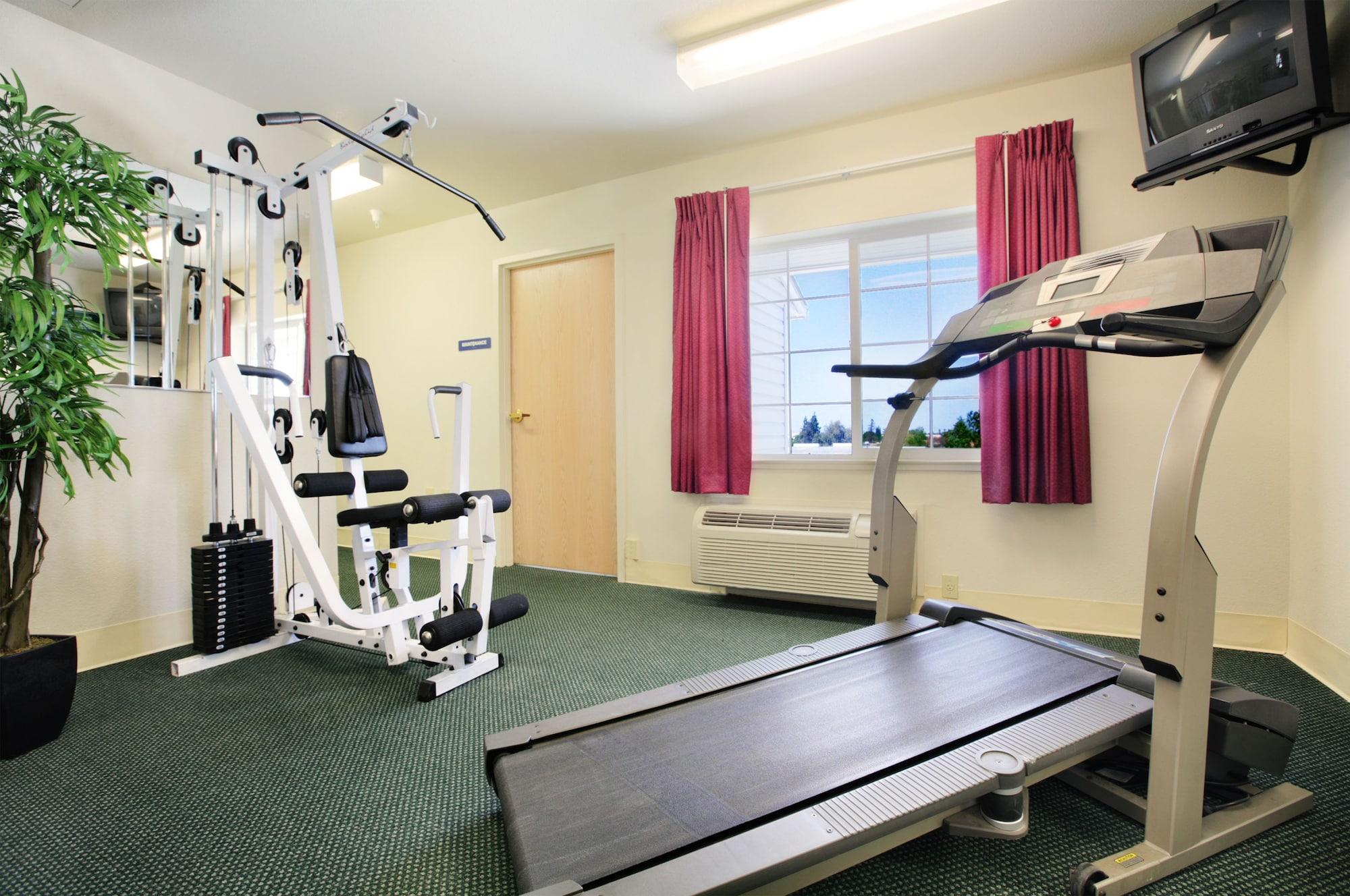 Gimnasio Microtel Inn & Suites by Wyndham Modesto Ceres