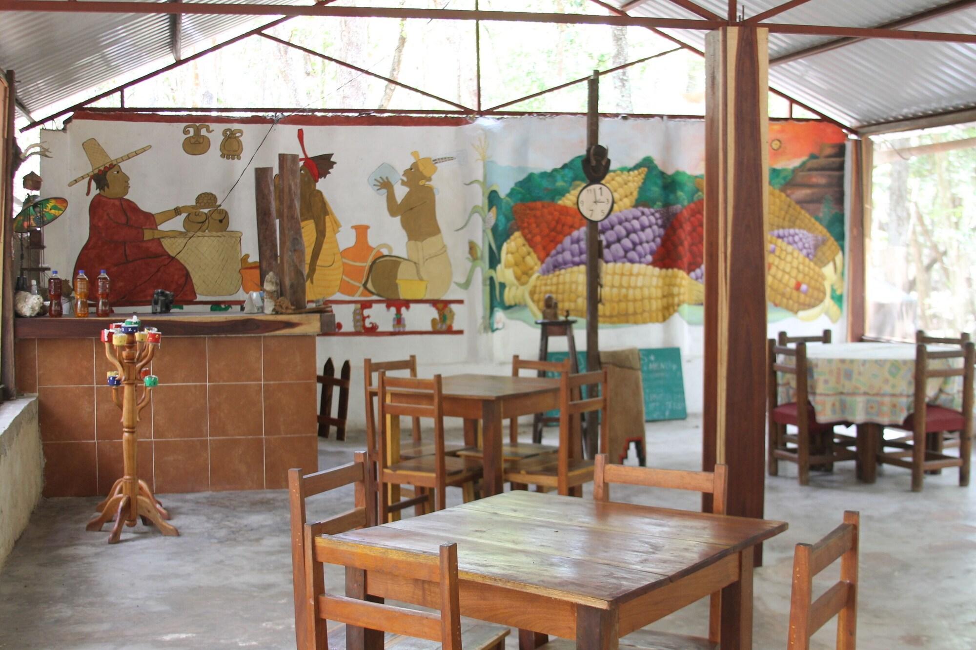 Vista Lobby Campamento Yaaxche en Calakmul