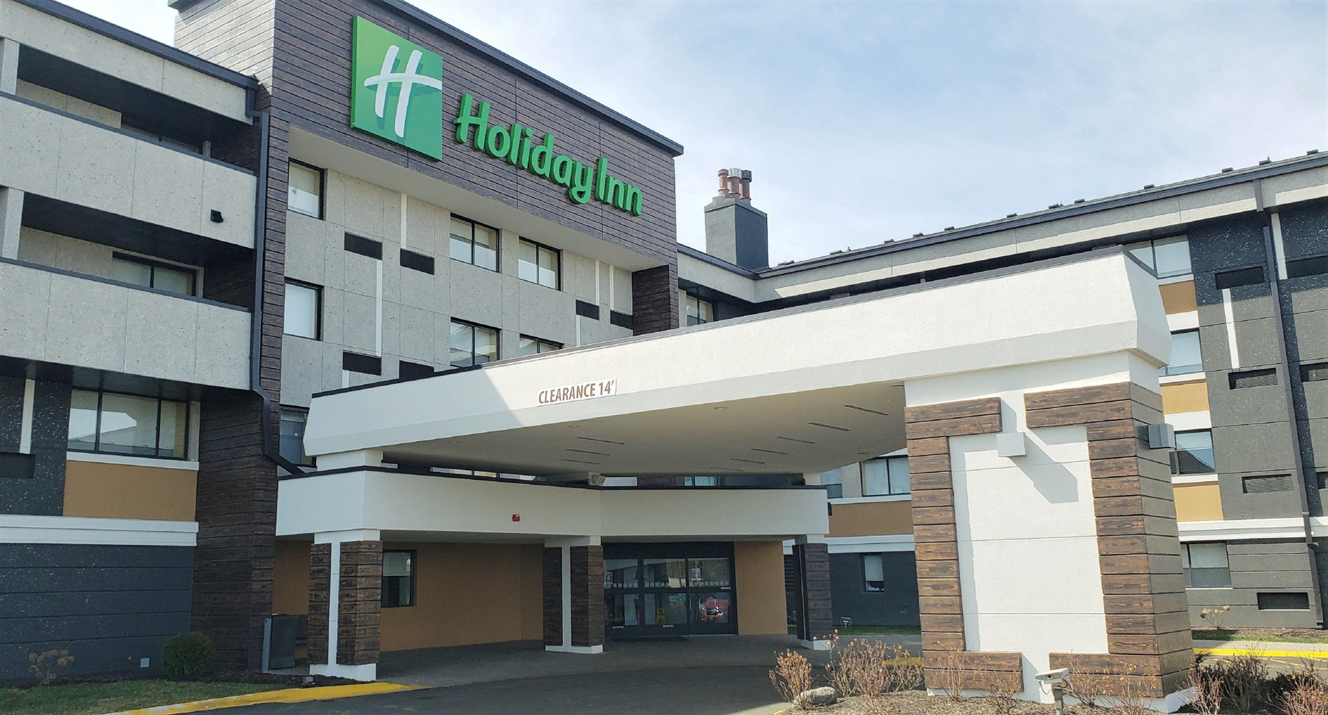 Vista Exterior Holiday Inn Indianapolis Airport Area N by IHG