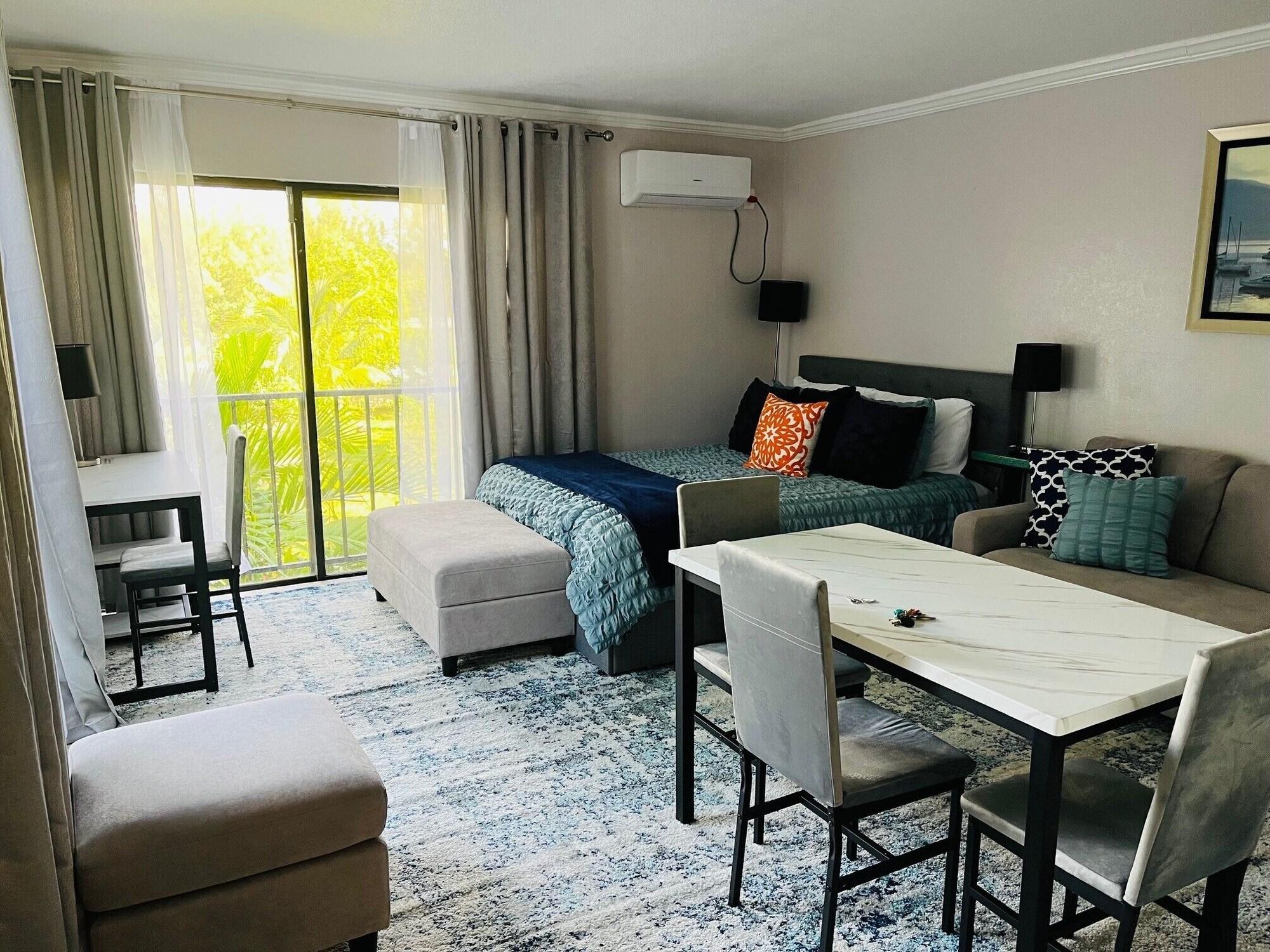 Habitación Coral Beach Hotel and Condominiums