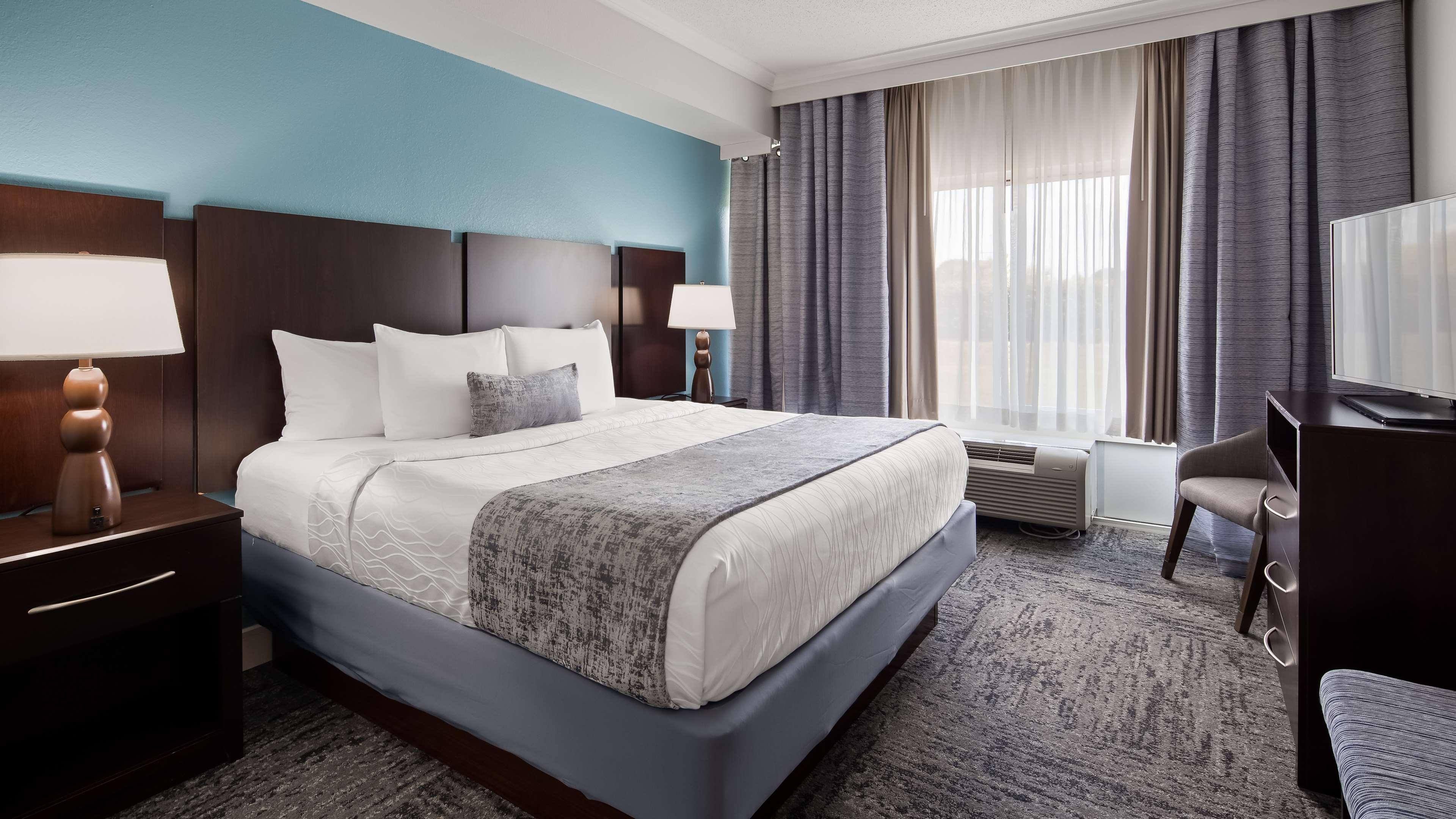 Vista Exterior Best Western Plus Ambassador Suites Venice