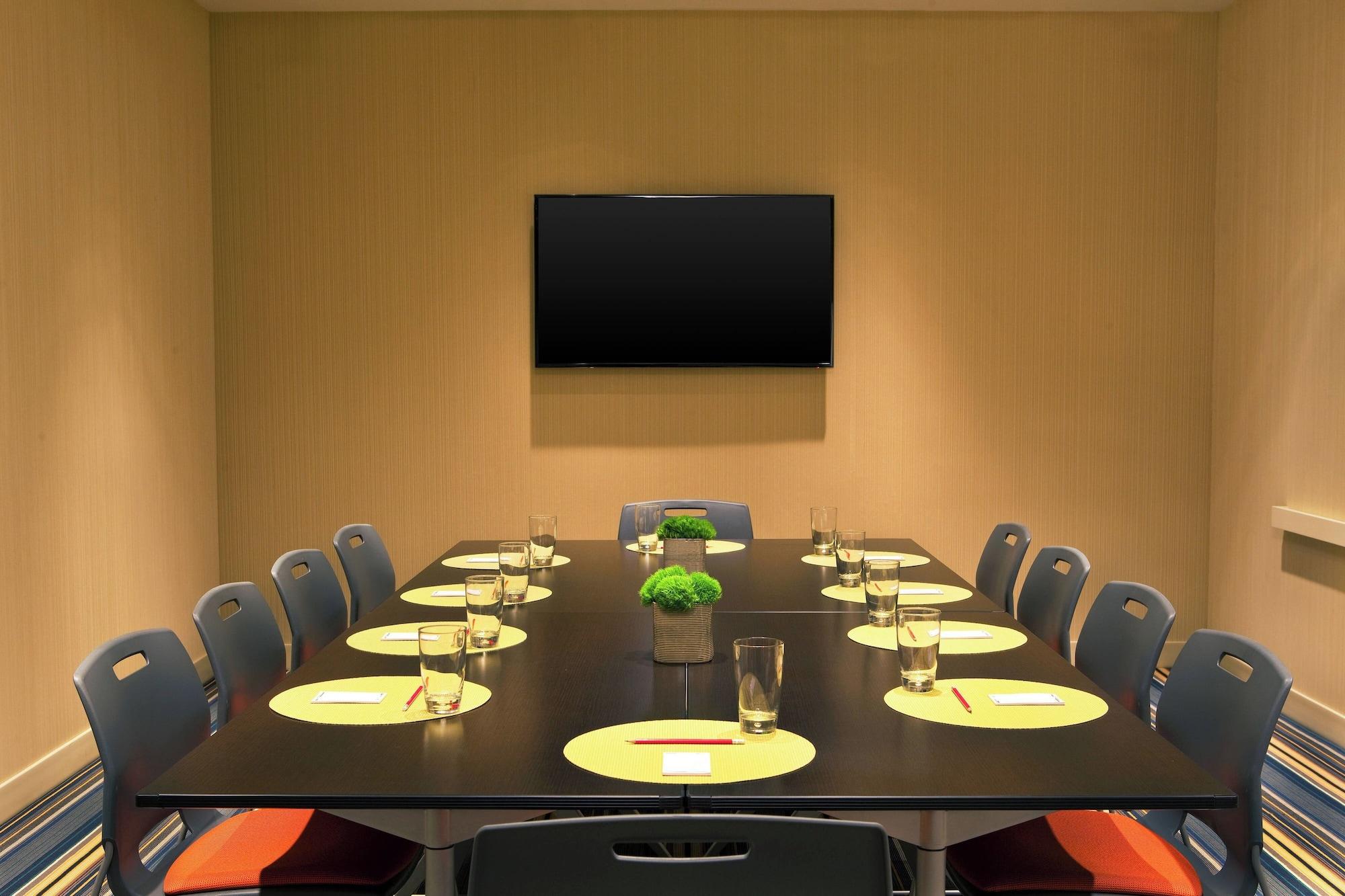 Sala de Reuniones Aloft by Marriott Chicago Downtown River North