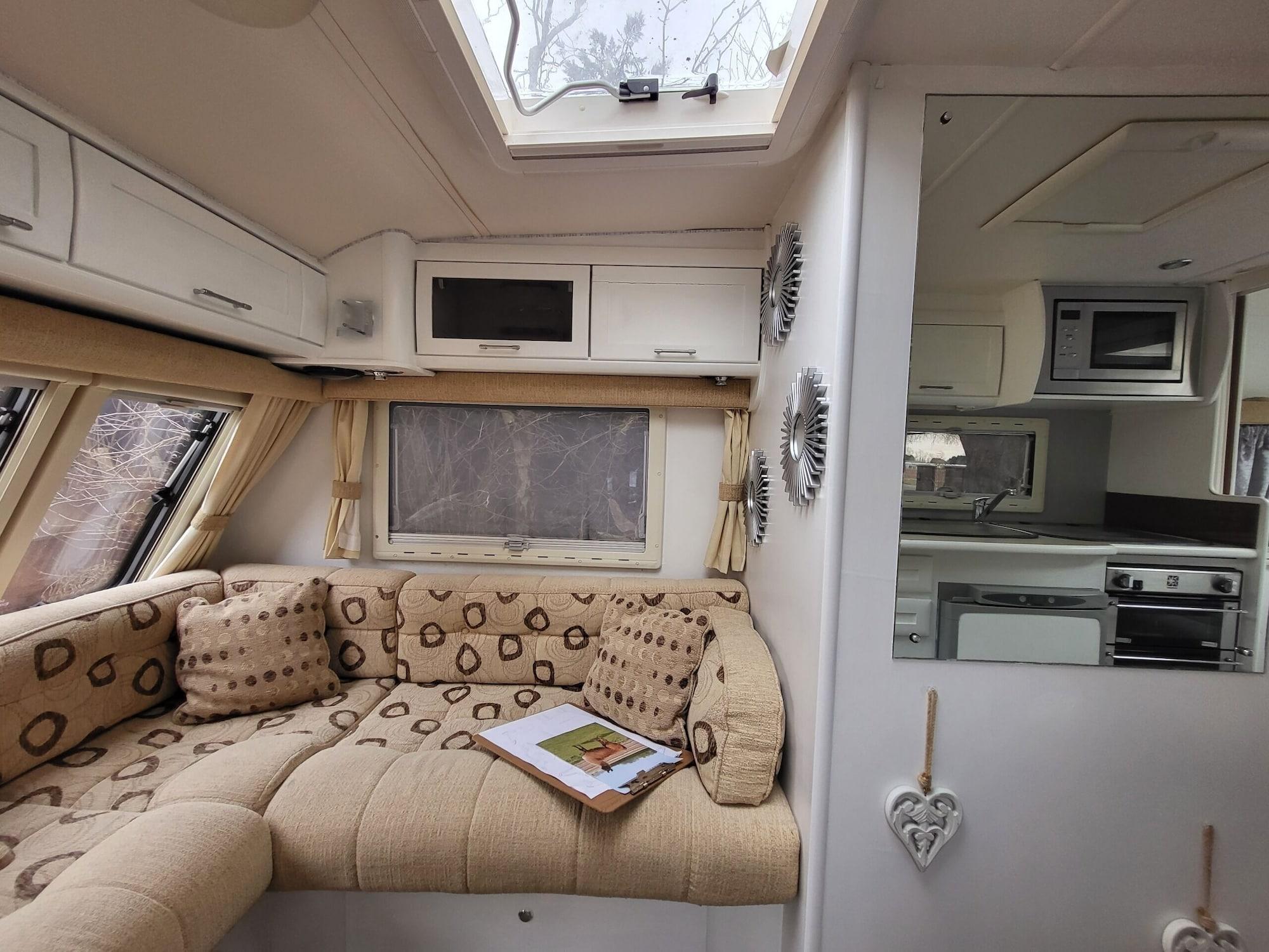 Vista Lobby Glamping With Llamas