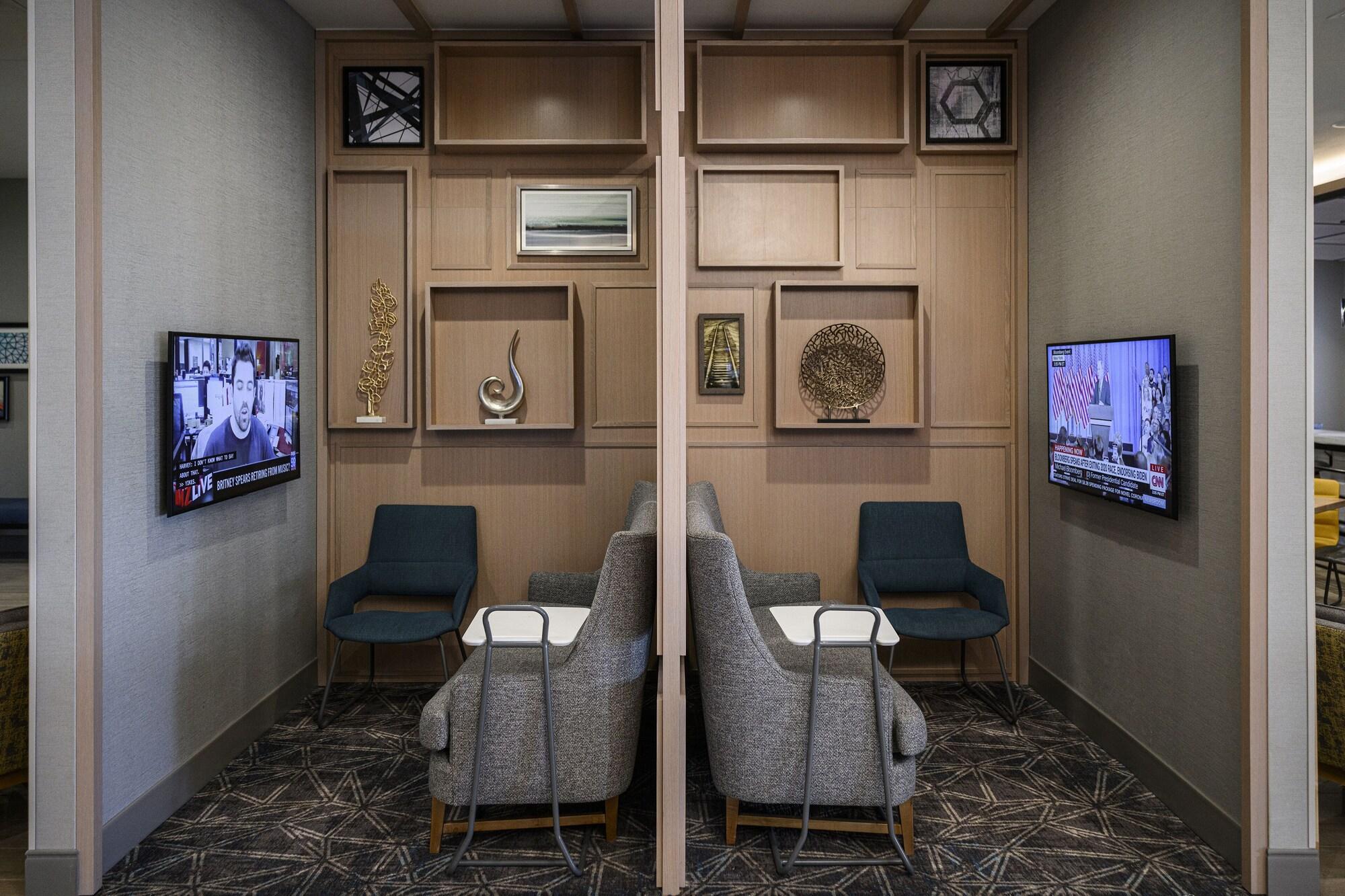 Vista Lobby Hyatt Place Indianapolis / Fishers