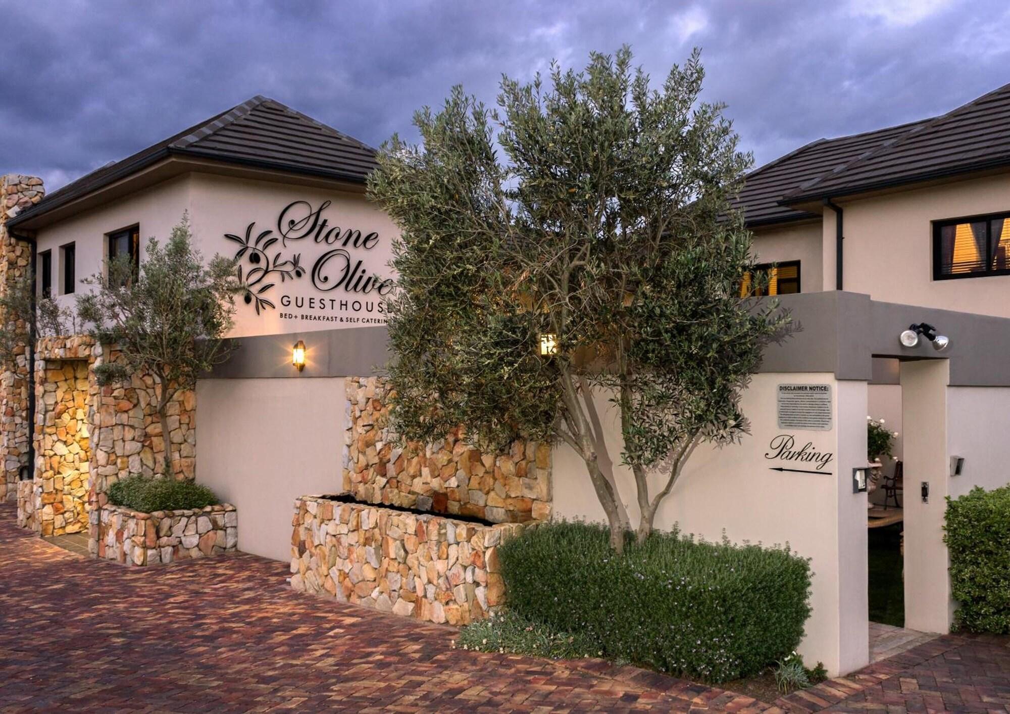 Vista Exterior Stone Olive Guest House