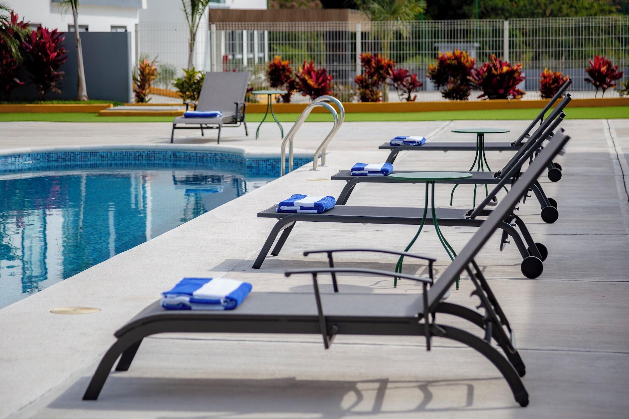 Vista Piscina Hotel Alcázar de Luna