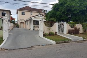 Renta Vacacional - Leons Luxury Montego Bay Home