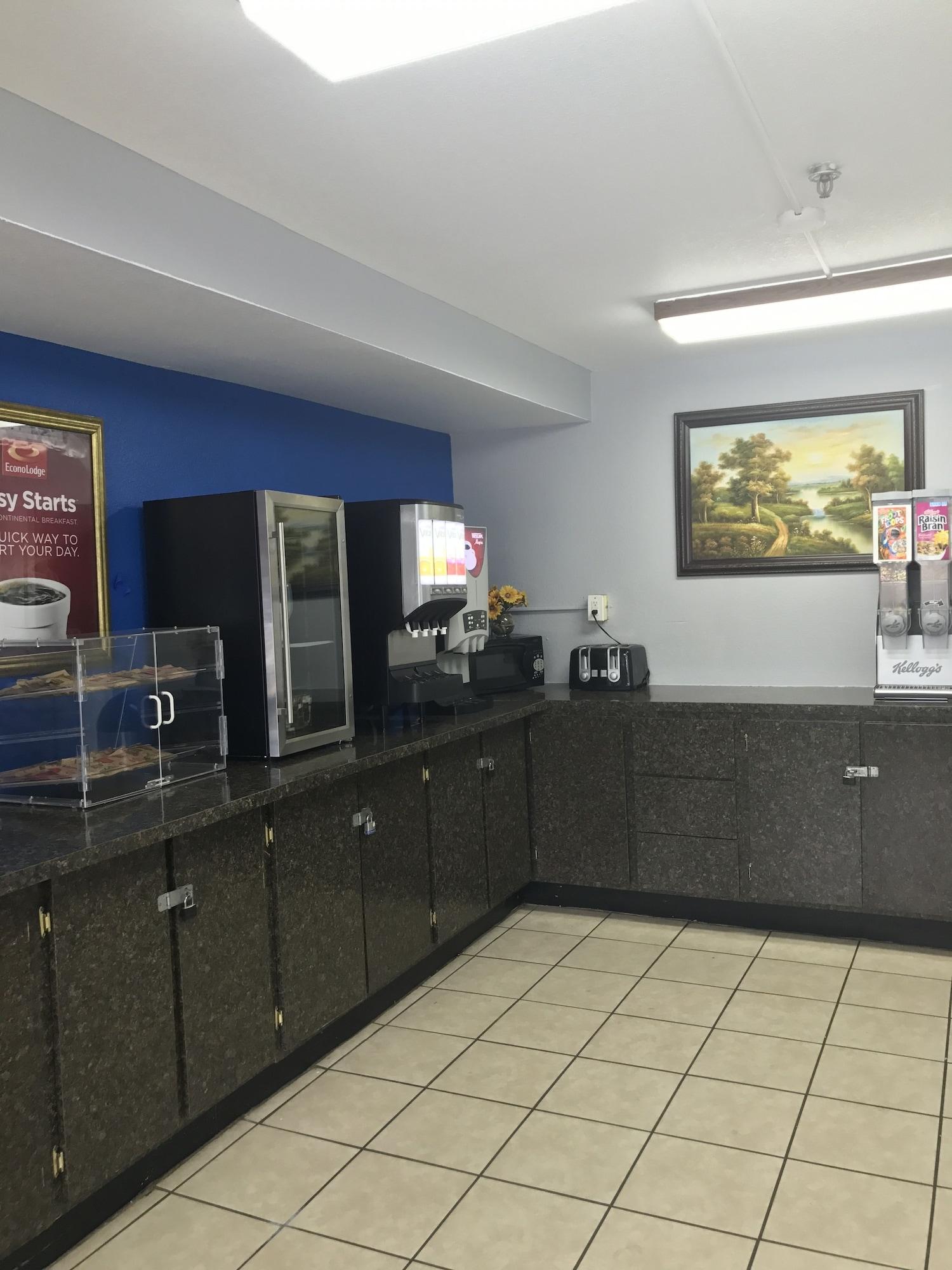 Bar/Salón Econo Lodge Inn & Suites Virginia Beach - Norfolk