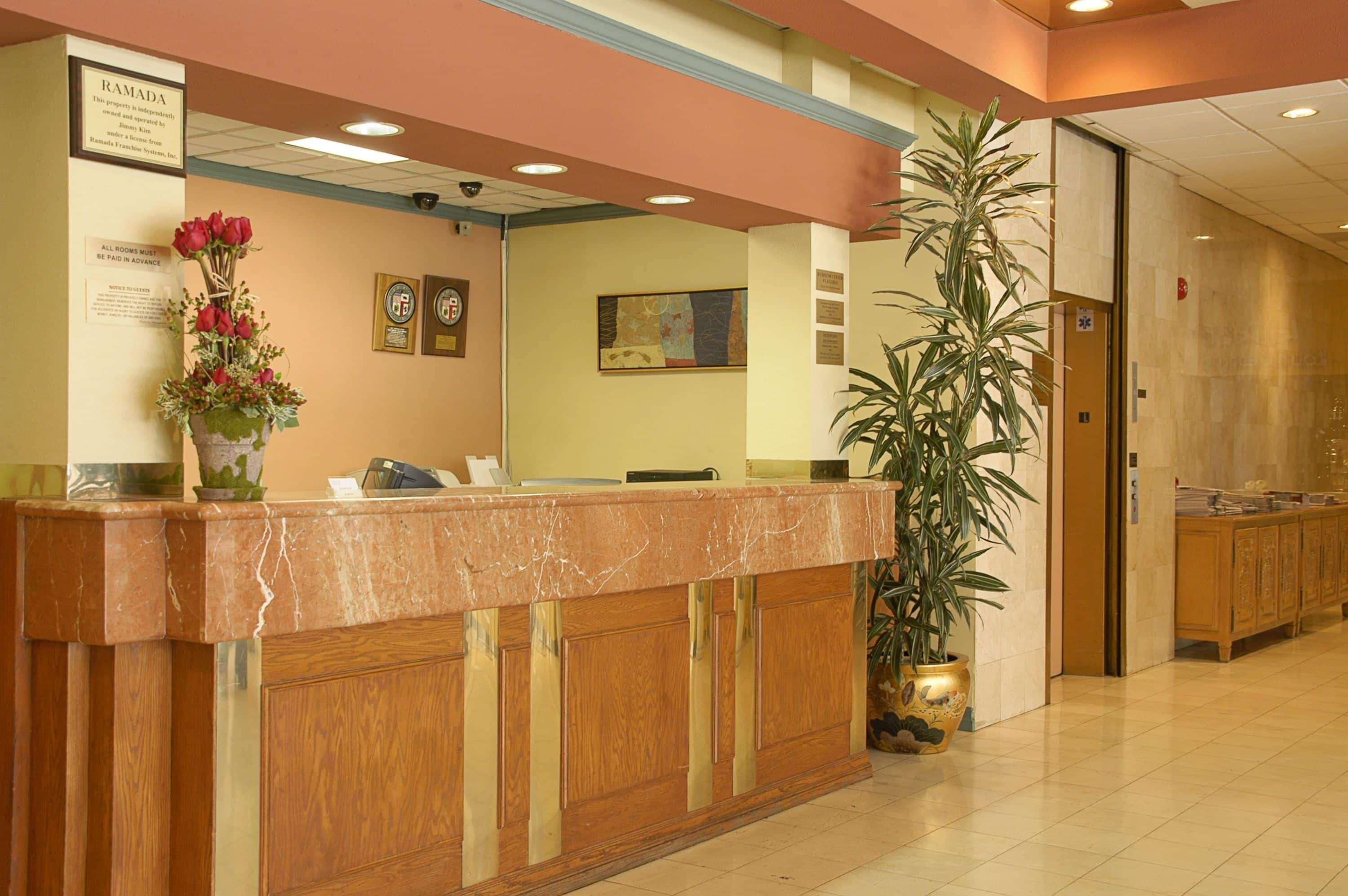 Vista Lobby Ramada by Wyndham Los Angeles/Koreatown West