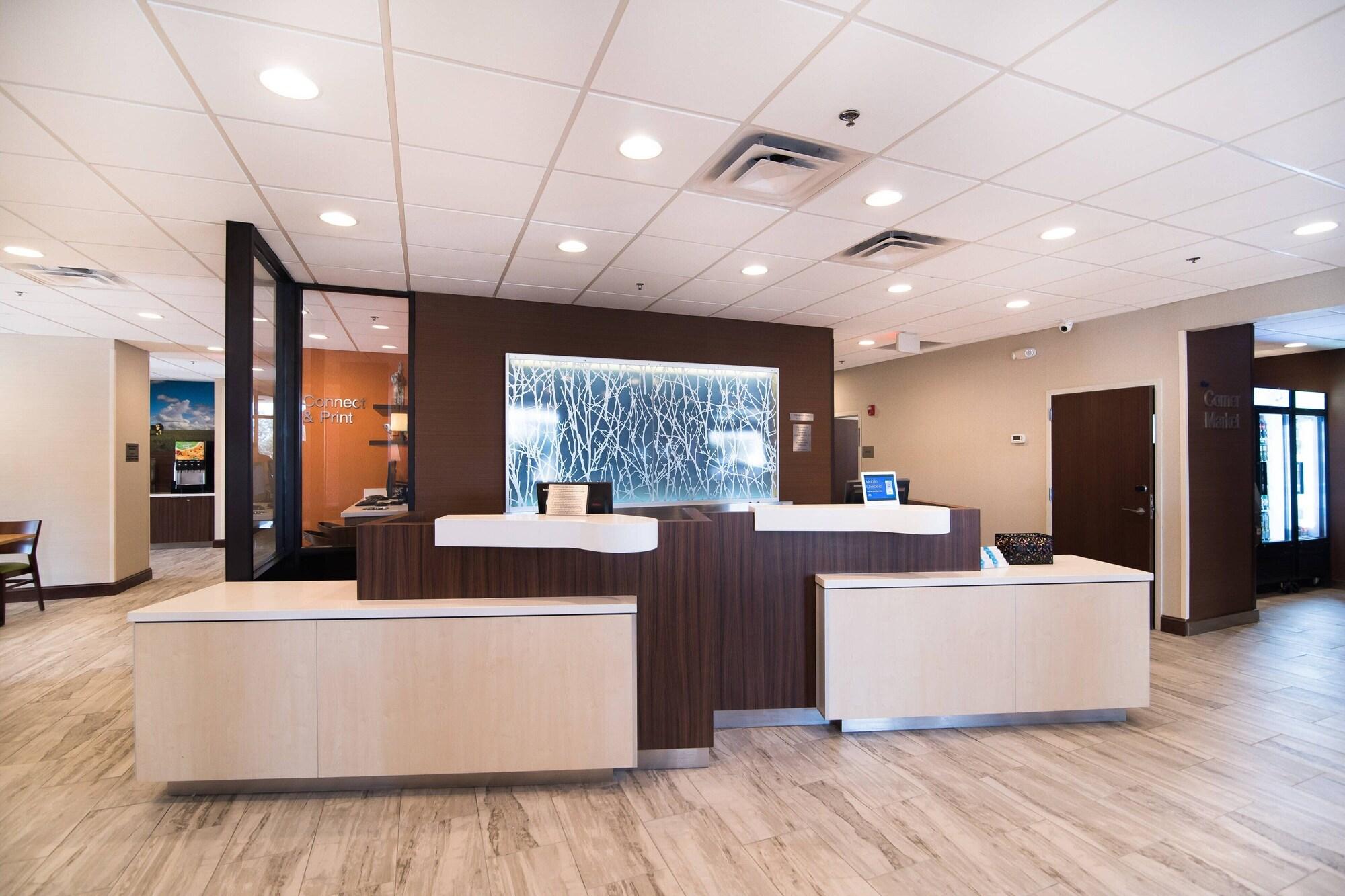 Vista Lobby Fairfield Inn and Suites by Marriott Atlanta Airport North