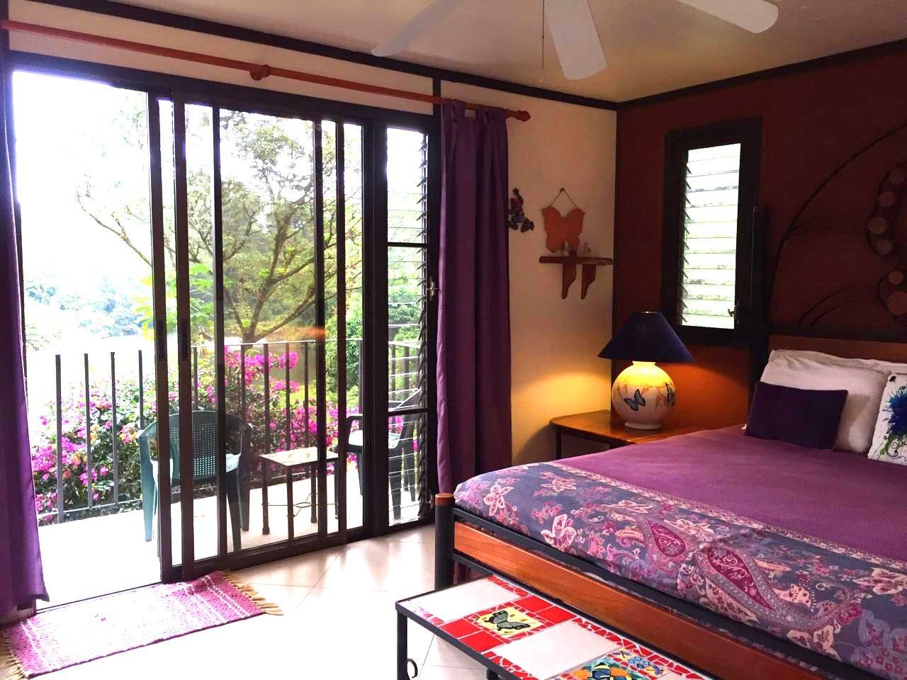 Varios Lucky Bug B & B