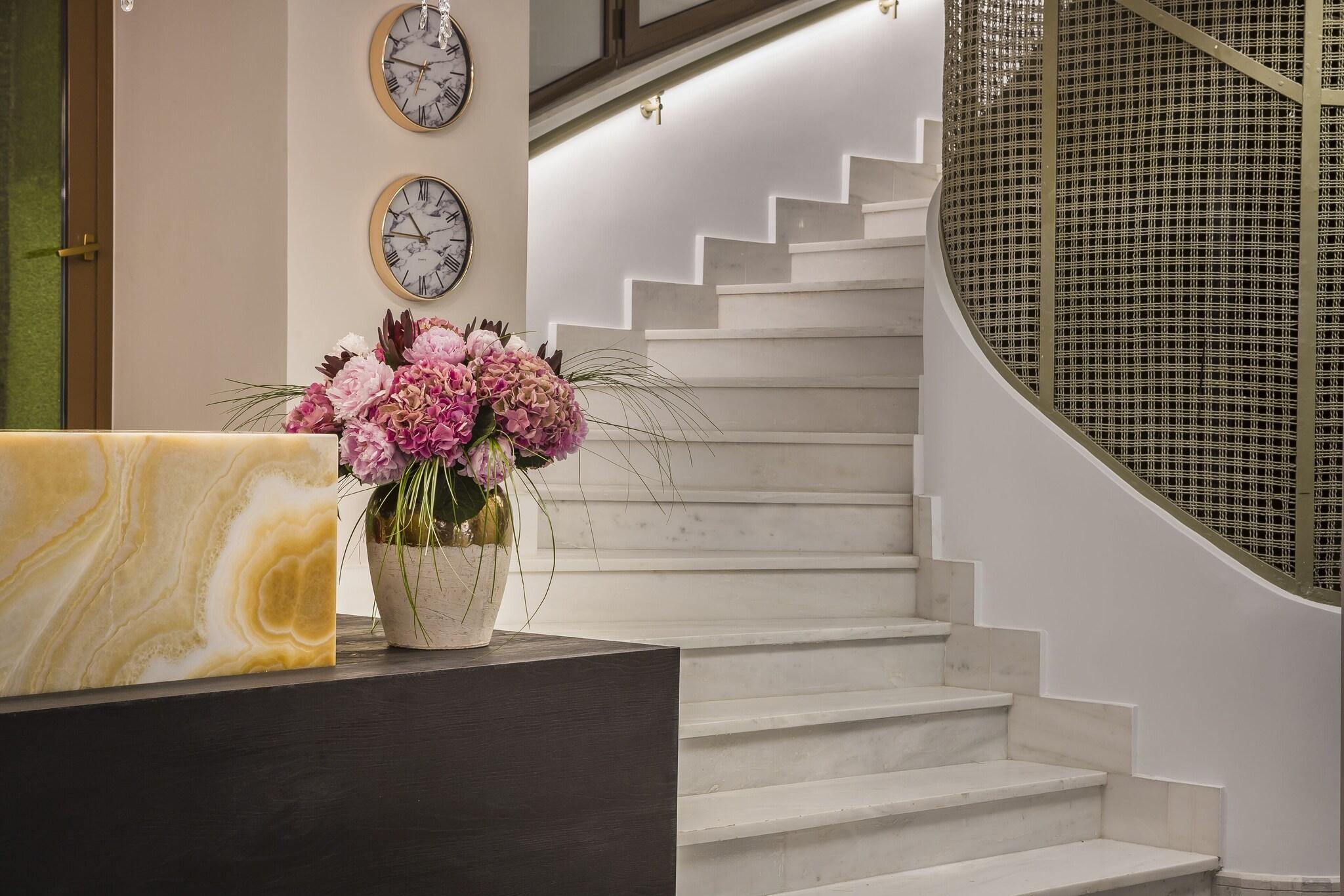 Vista Lobby Royalty Hotel Athens