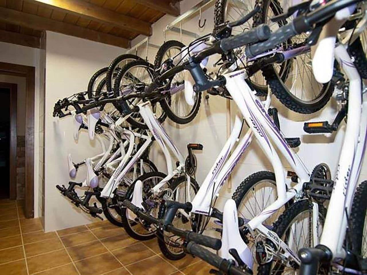 Gimnasio Albergue Santo Tomás de Canterbury - Hostel