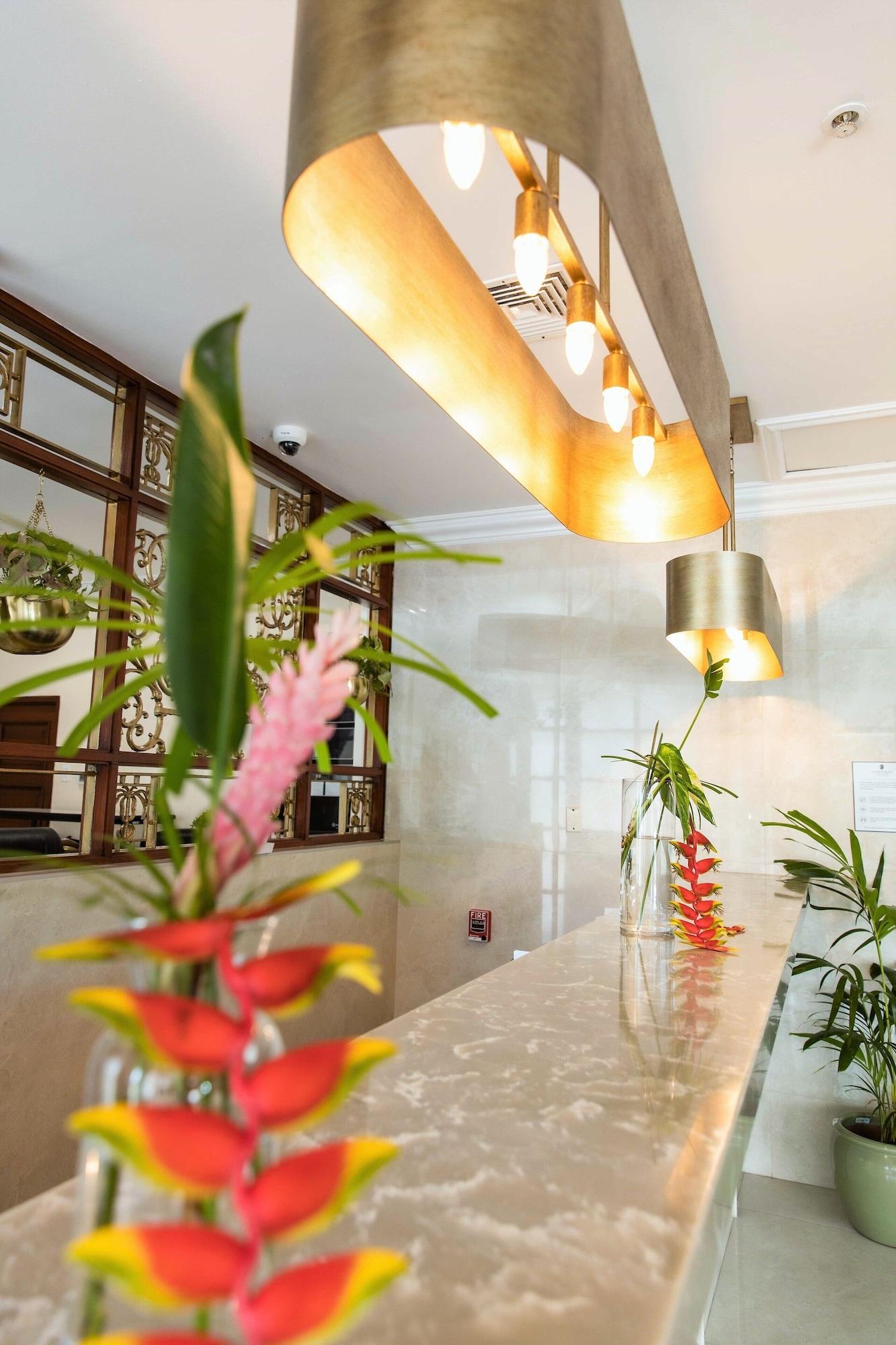 Vista Lobby The Courtleigh Hotel and Suites
