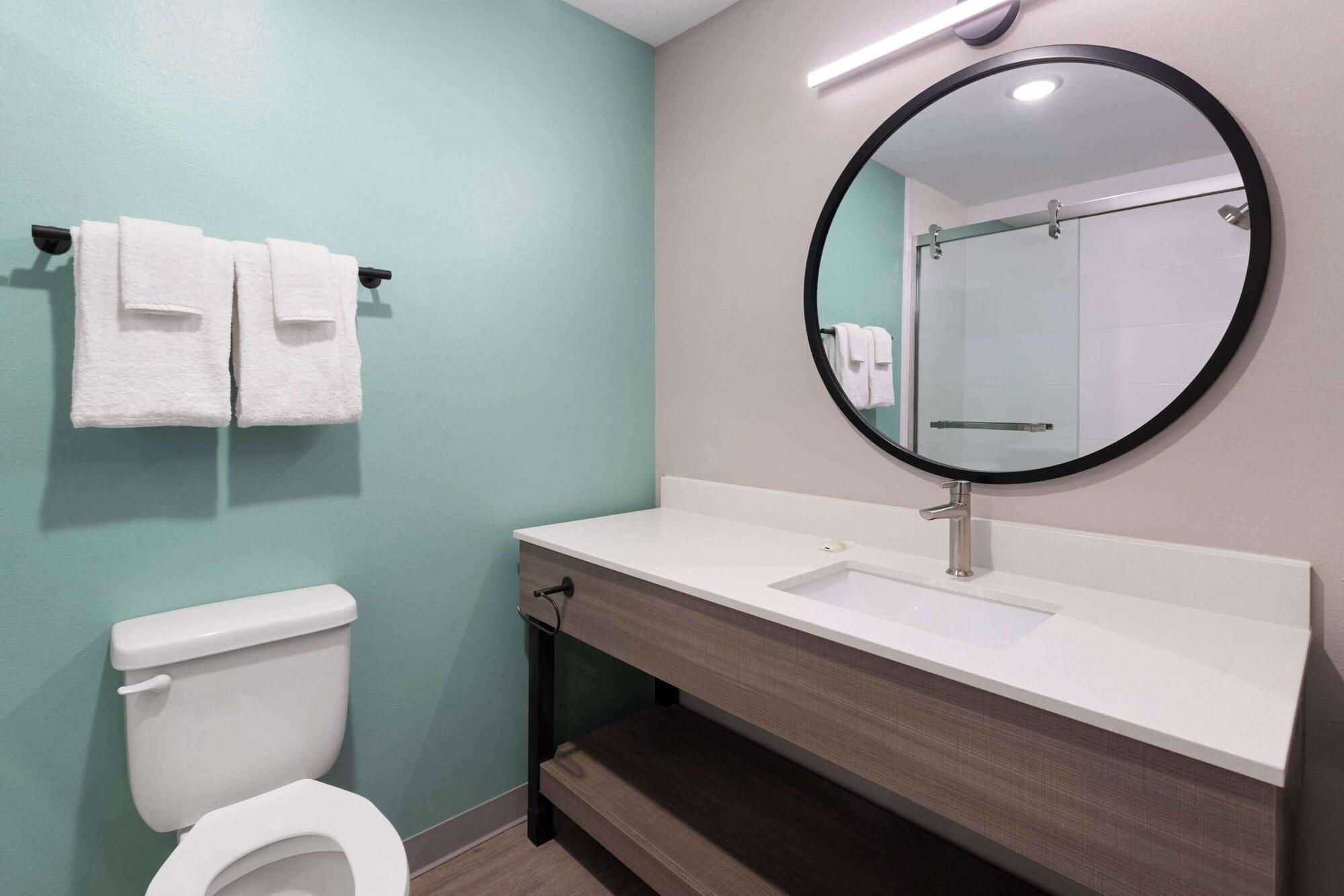 Equipamiento de Habitación ECHO Suites Extended Stay by Wyndham Richmond West