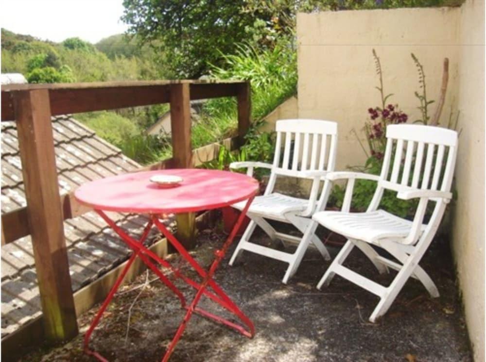 Varios Gallen-treath Guest House